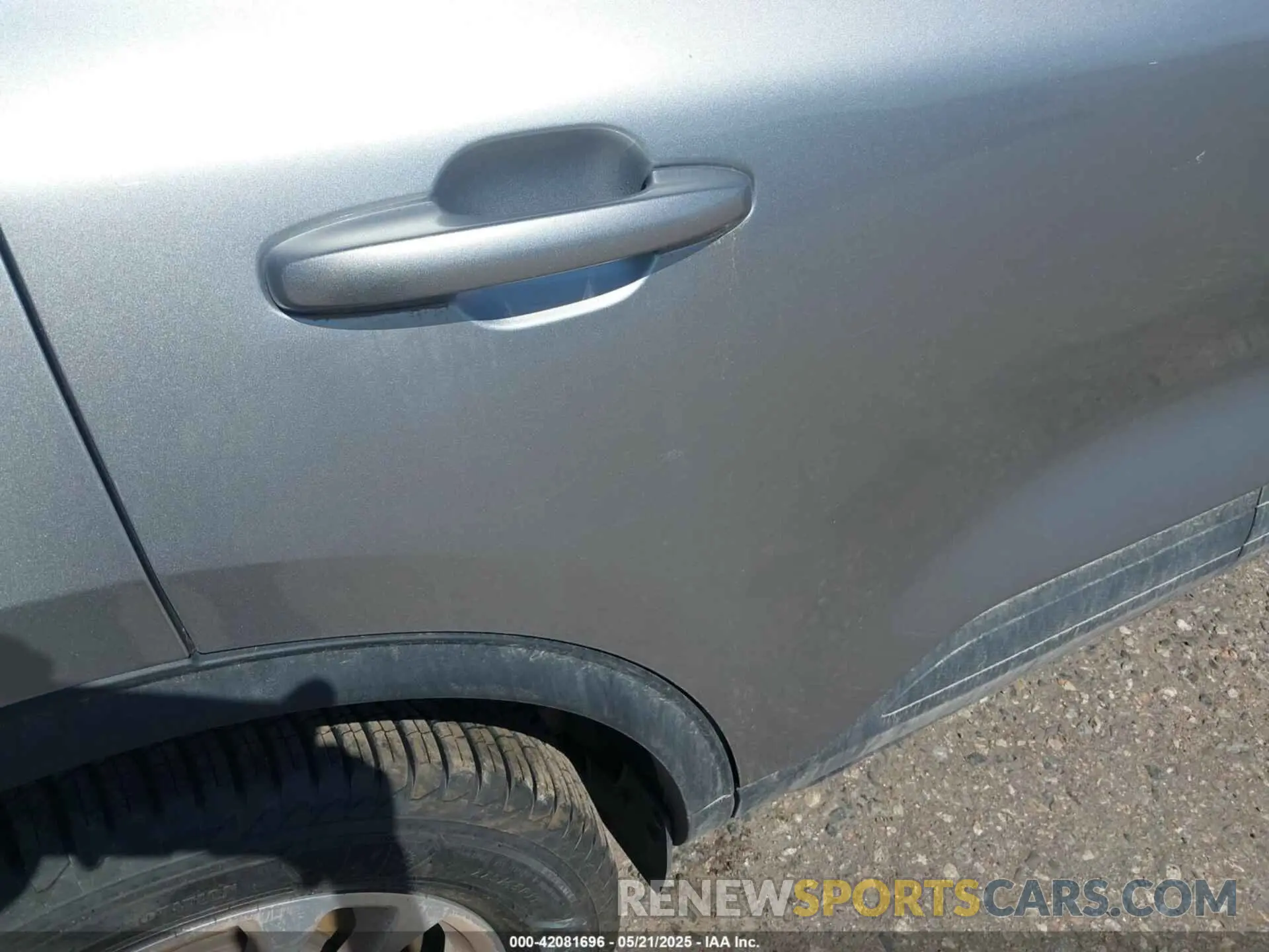 6 Photograph of a damaged car 1FMCU9G61NUA83904 FORD ESCAPE 2022
