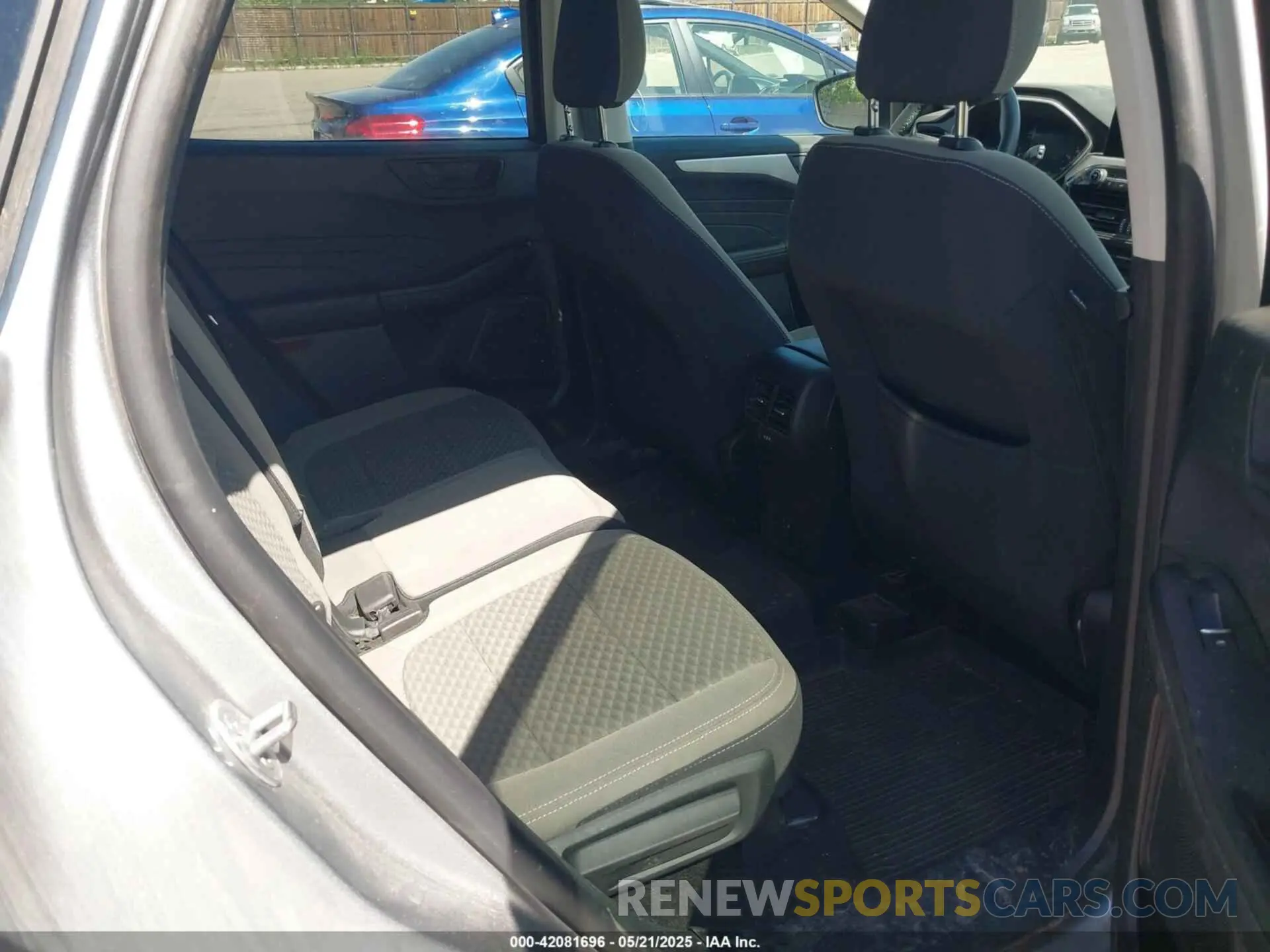 8 Photograph of a damaged car 1FMCU9G61NUA83904 FORD ESCAPE 2022
