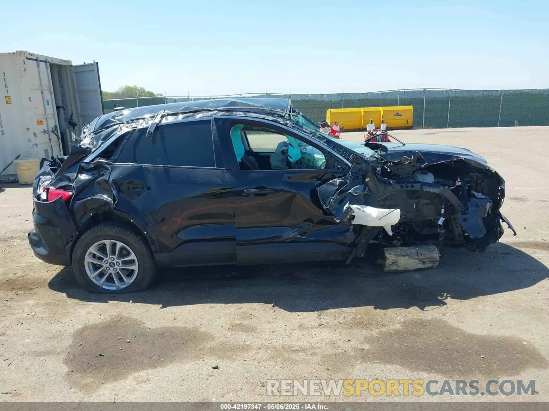13 Photograph of a damaged car 1FMCU9G61NUA84261 FORD ESCAPE 2022