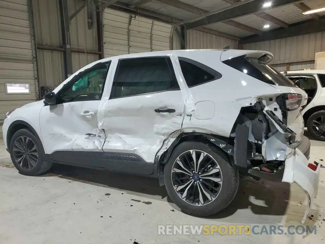 2 Photograph of a damaged car 1FMCU9G61NUB37377 FORD ESCAPE 2022