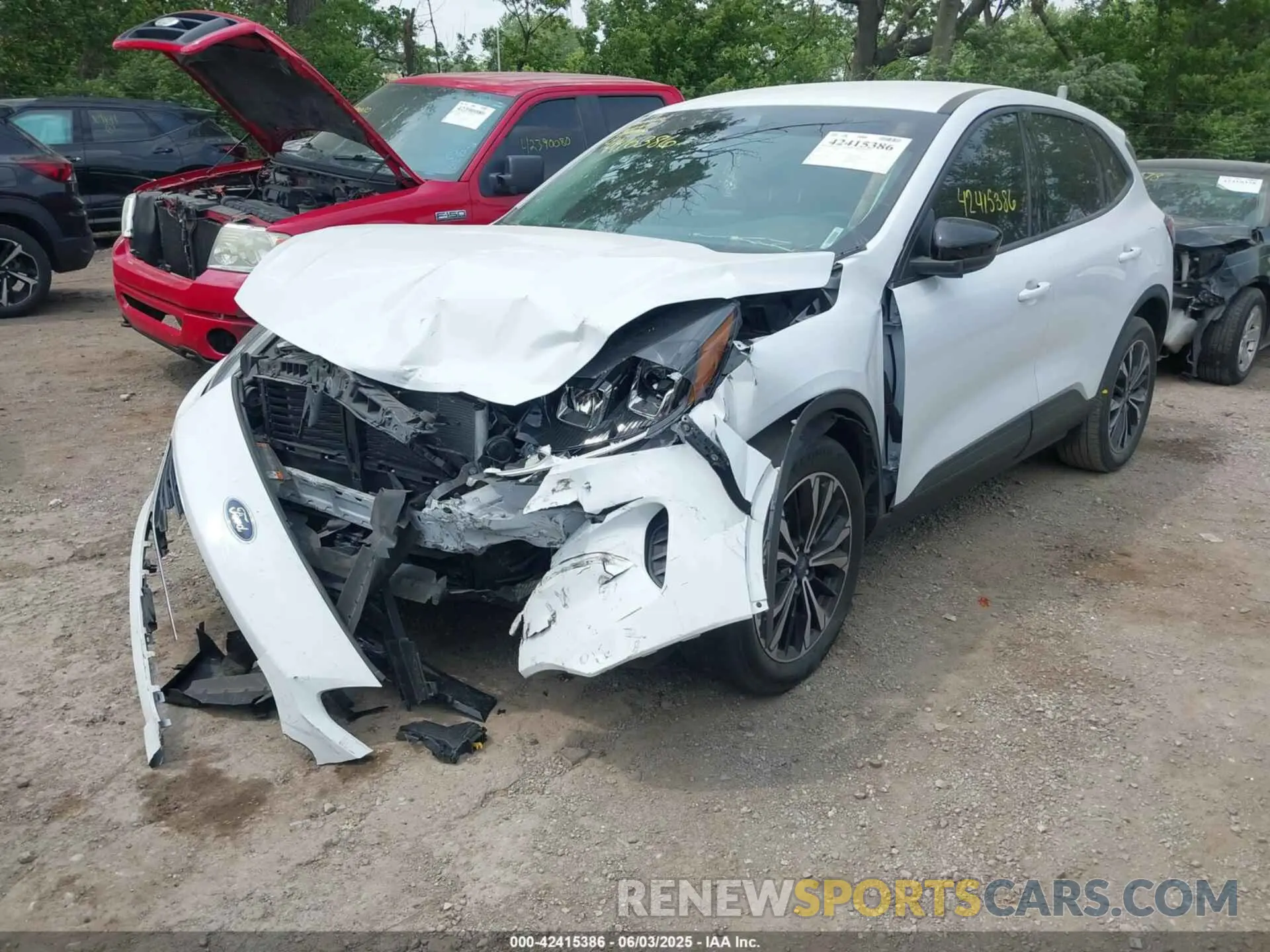 6 Photograph of a damaged car 1FMCU9G62NUA34405 FORD ESCAPE 2022