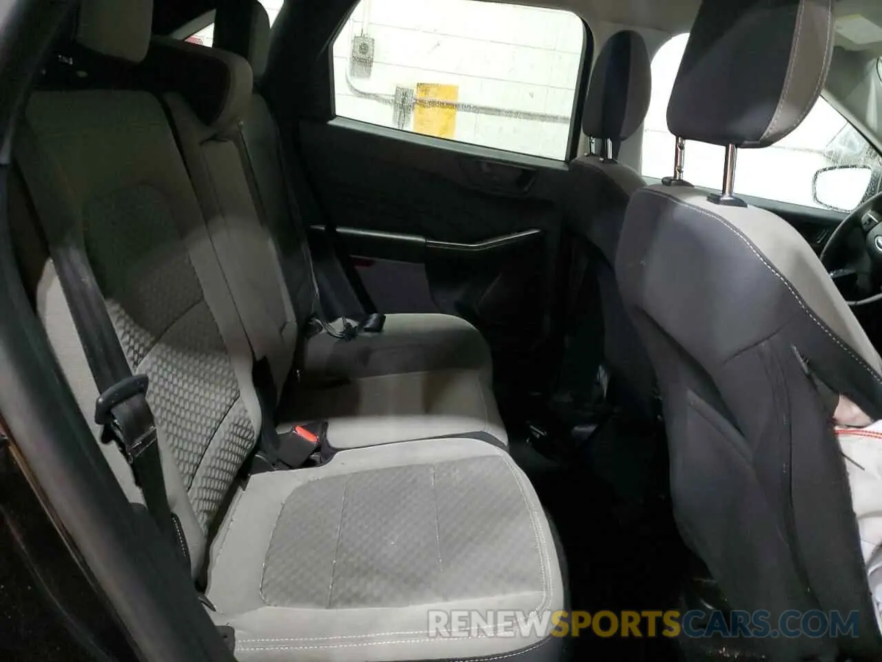 11 Photograph of a damaged car 1FMCU9G62NUA57327 FORD ESCAPE 2022
