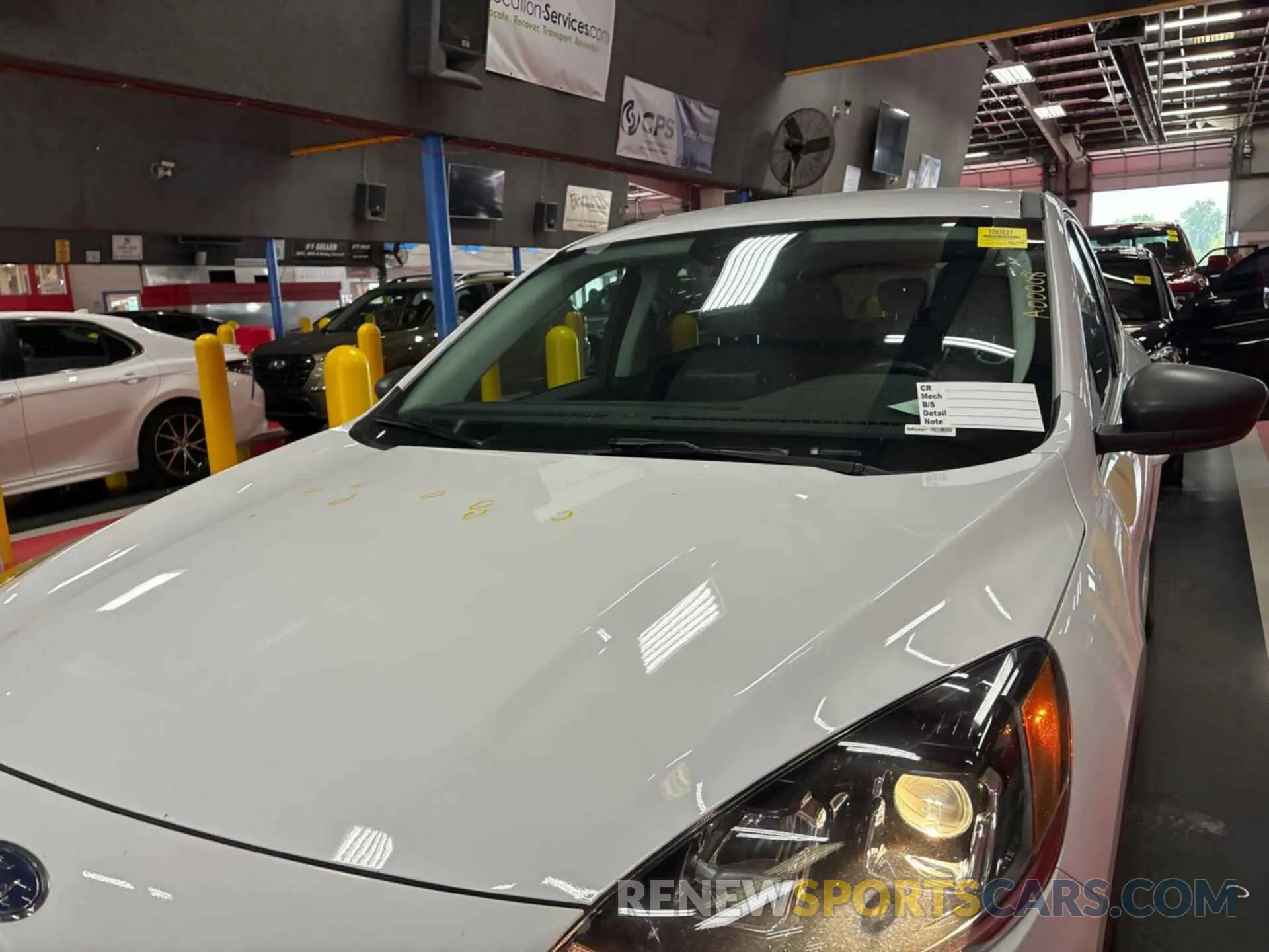19 Photograph of a damaged car 1FMCU9G62NUA68005 FORD ESCAPE 2022