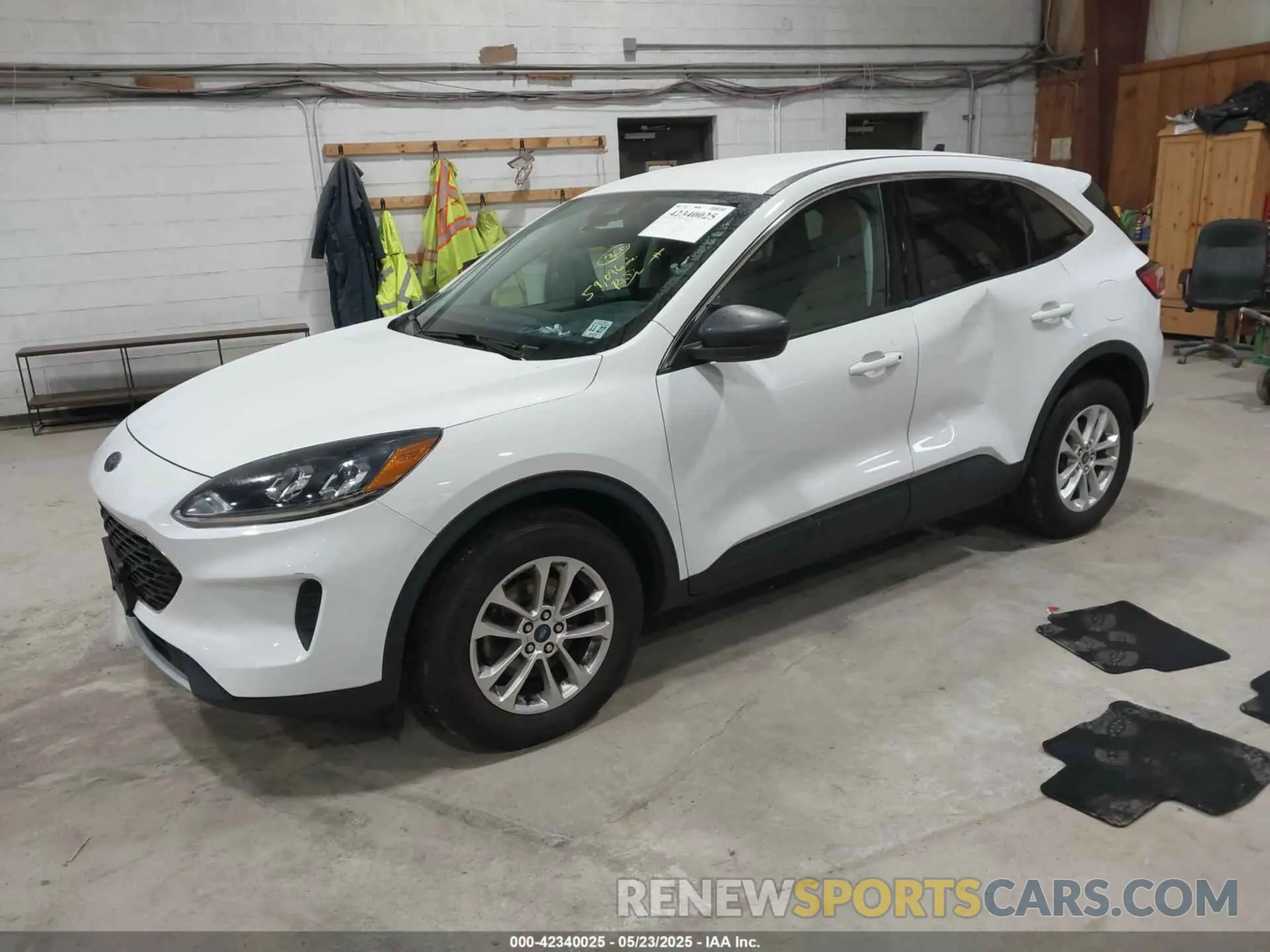 2 Photograph of a damaged car 1FMCU9G62NUA68425 FORD ESCAPE 2022