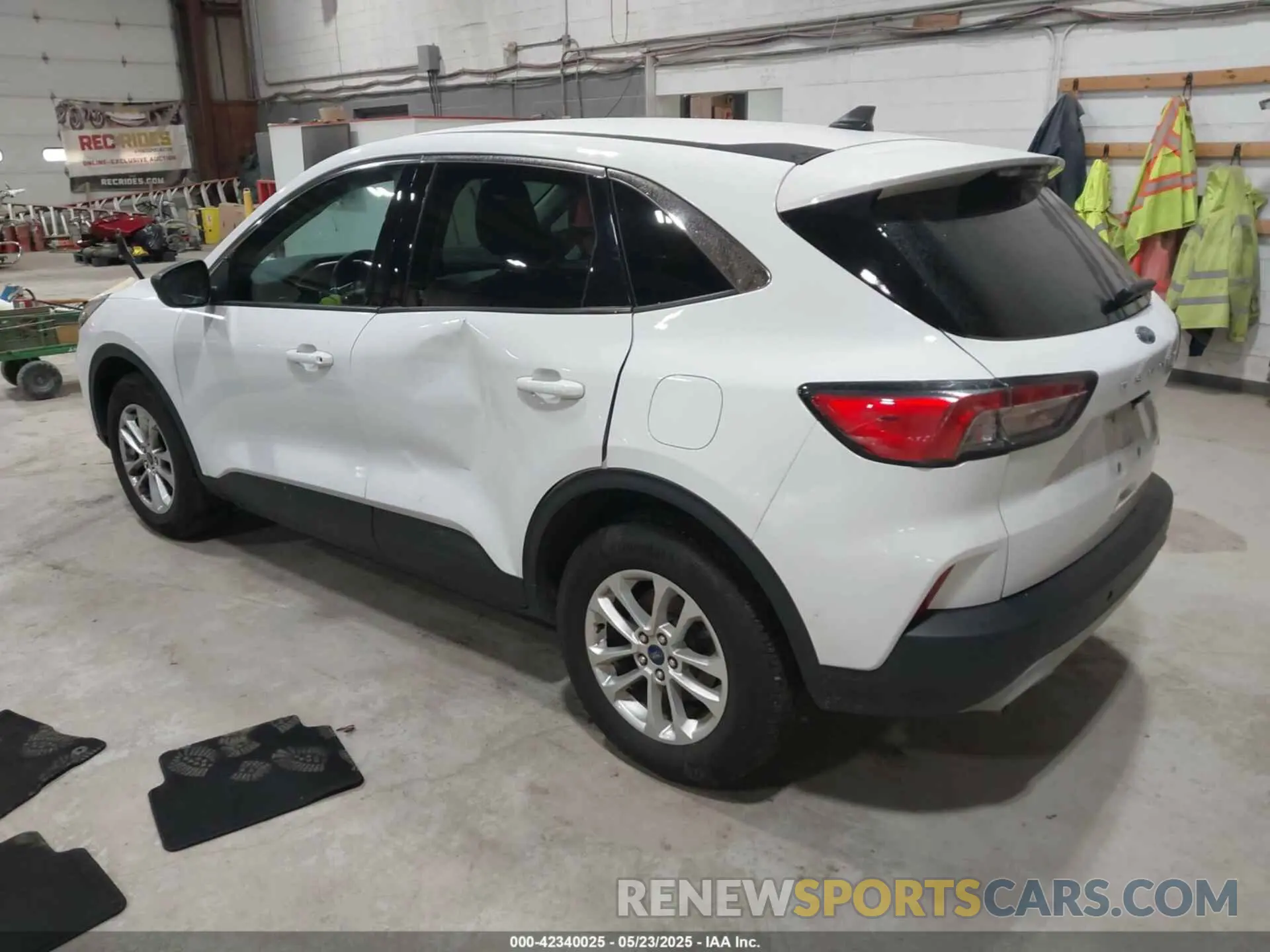 3 Photograph of a damaged car 1FMCU9G62NUA68425 FORD ESCAPE 2022