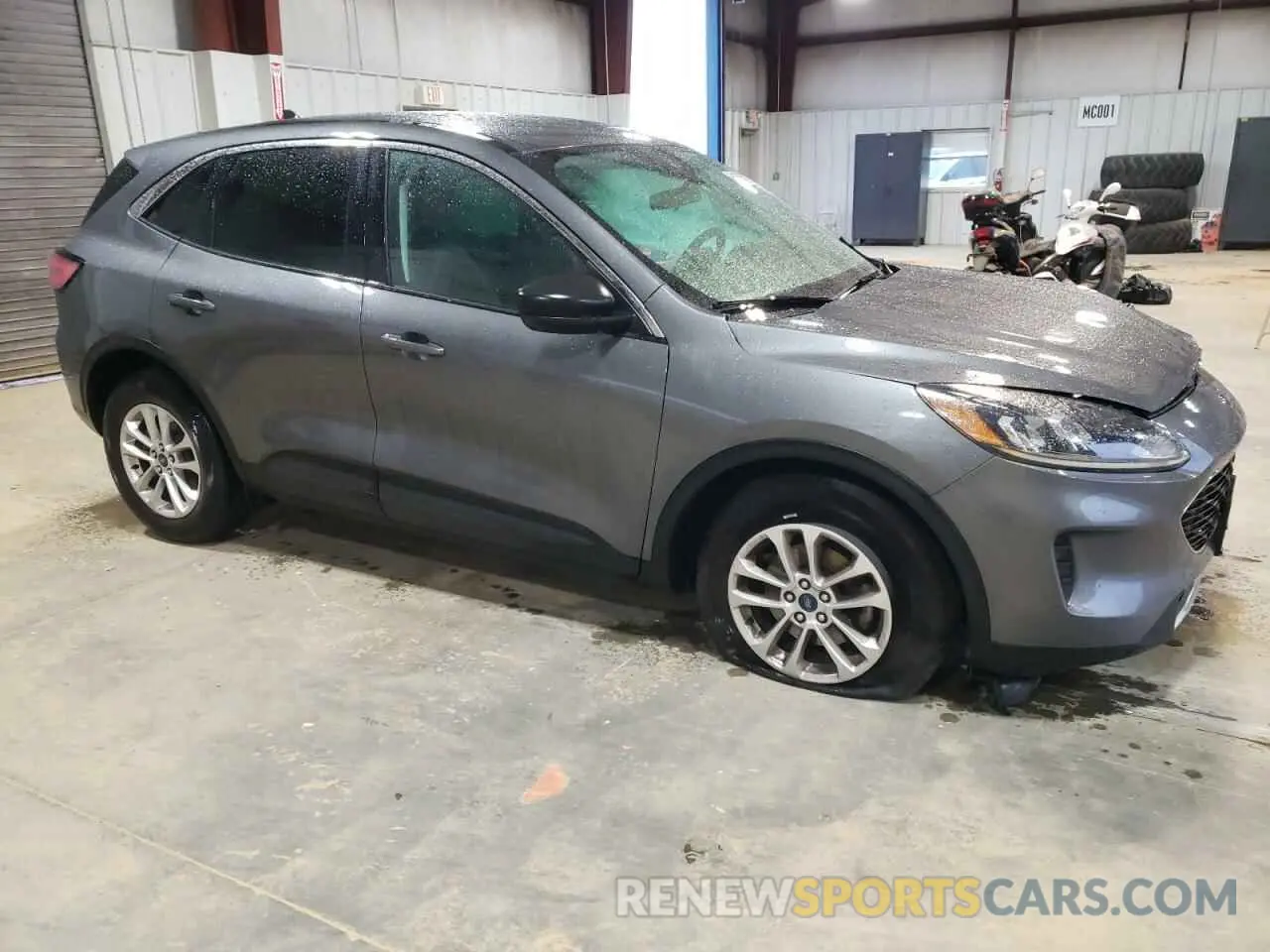 4 Photograph of a damaged car 1FMCU9G62NUB00029 FORD ESCAPE 2022