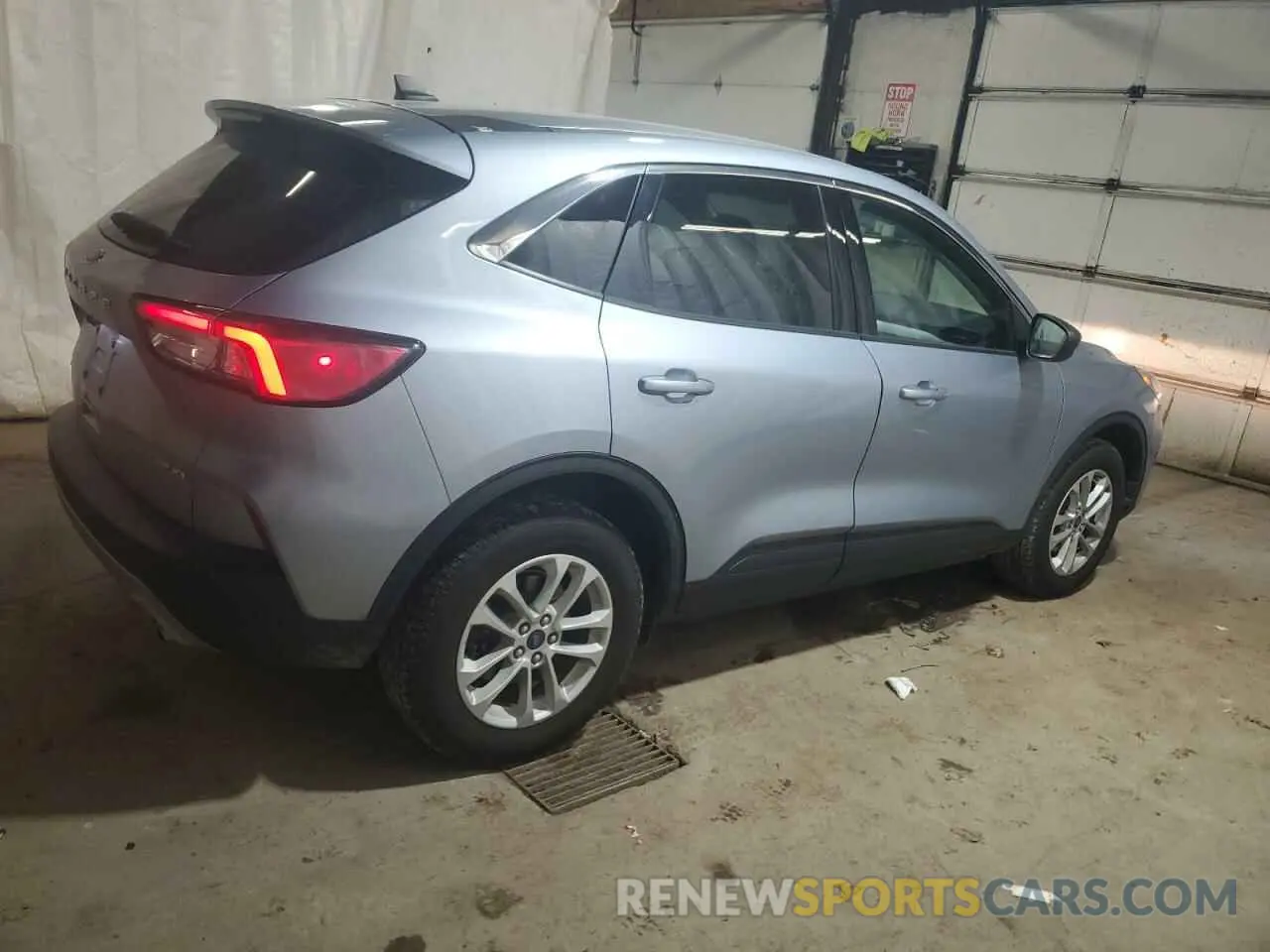 3 Photograph of a damaged car 1FMCU9G62NUB30972 FORD ESCAPE 2022