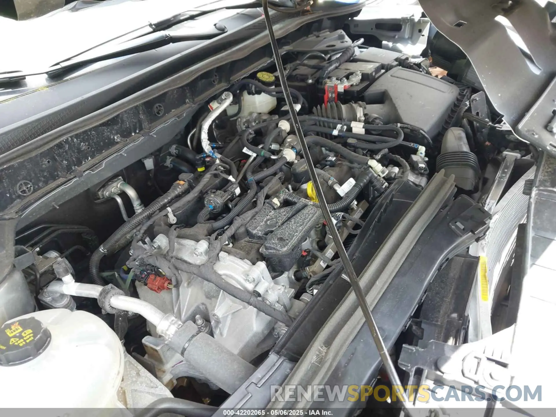 10 Photograph of a damaged car 1FMCU9G62NUB34729 FORD ESCAPE 2022