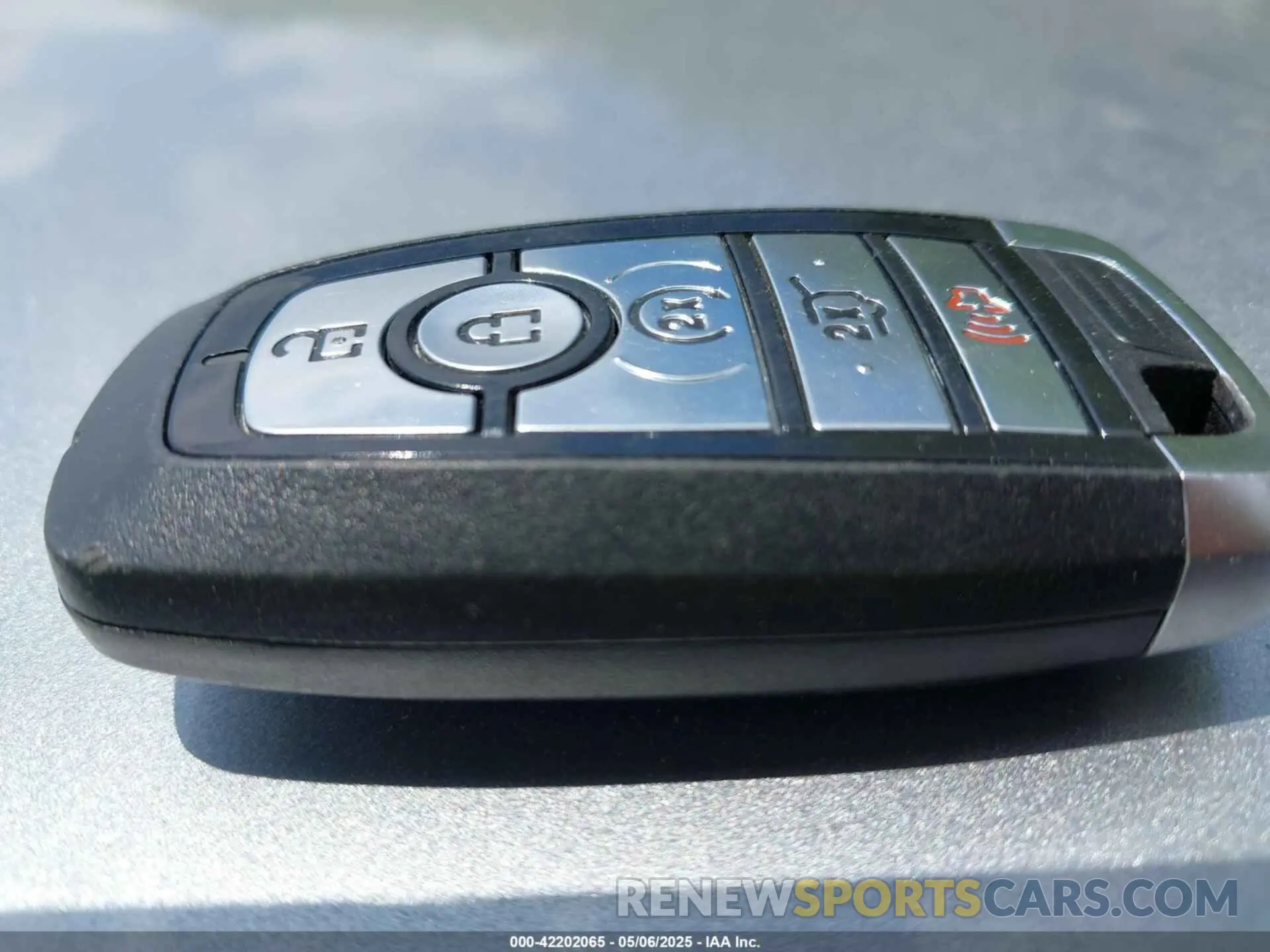 11 Photograph of a damaged car 1FMCU9G62NUB34729 FORD ESCAPE 2022