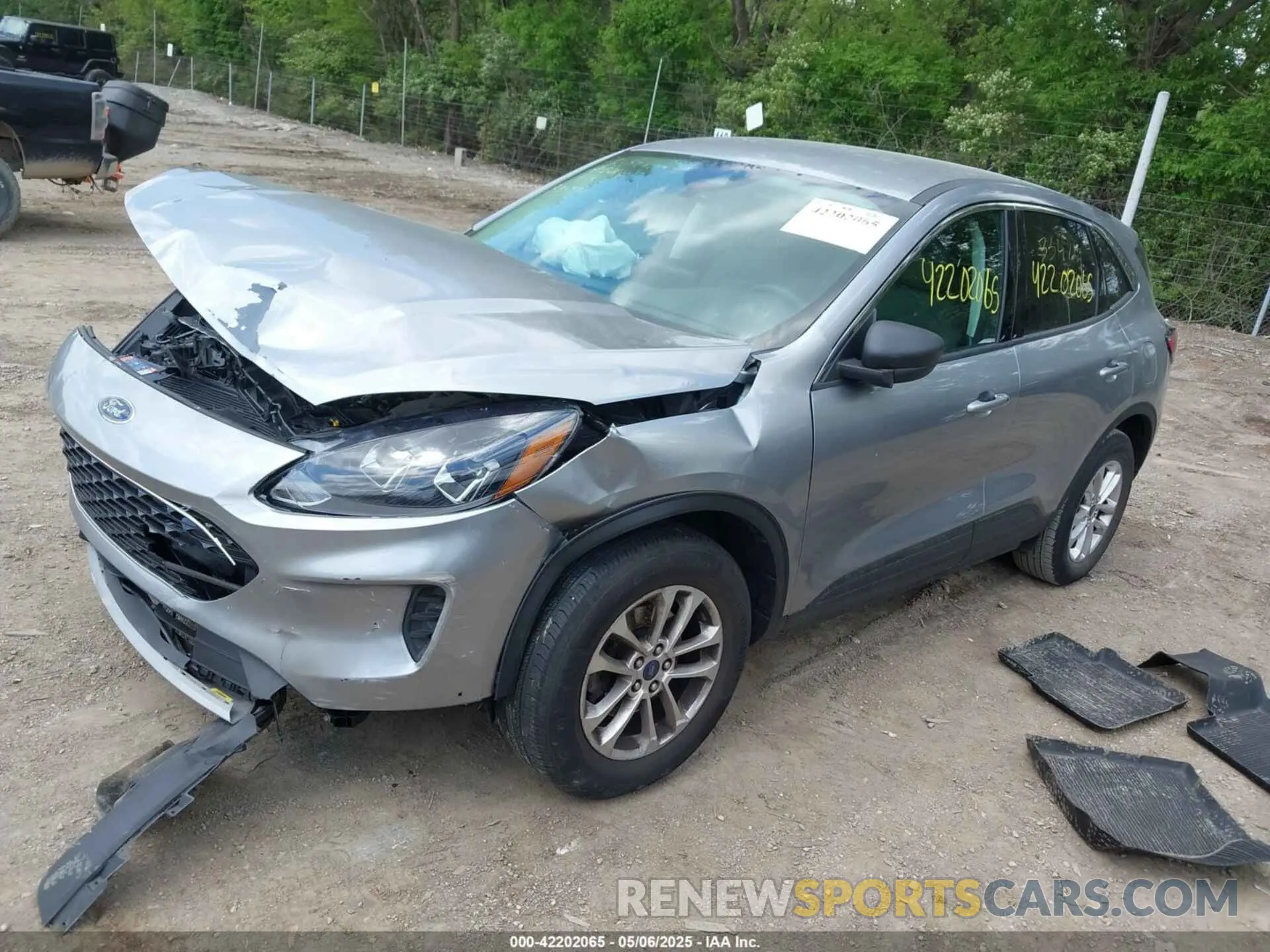 2 Photograph of a damaged car 1FMCU9G62NUB34729 FORD ESCAPE 2022