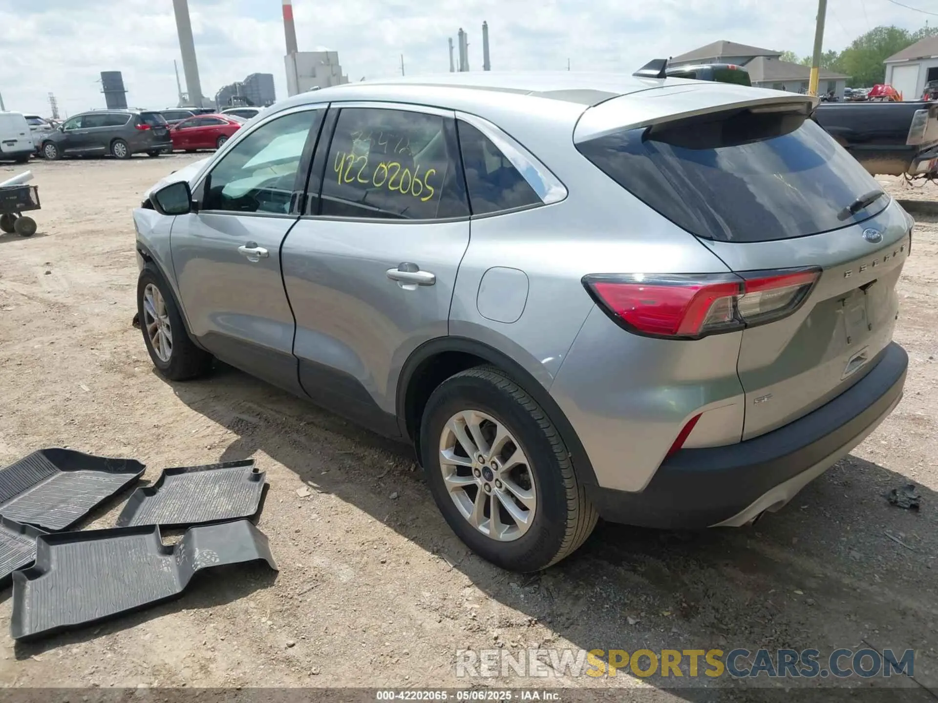 3 Photograph of a damaged car 1FMCU9G62NUB34729 FORD ESCAPE 2022