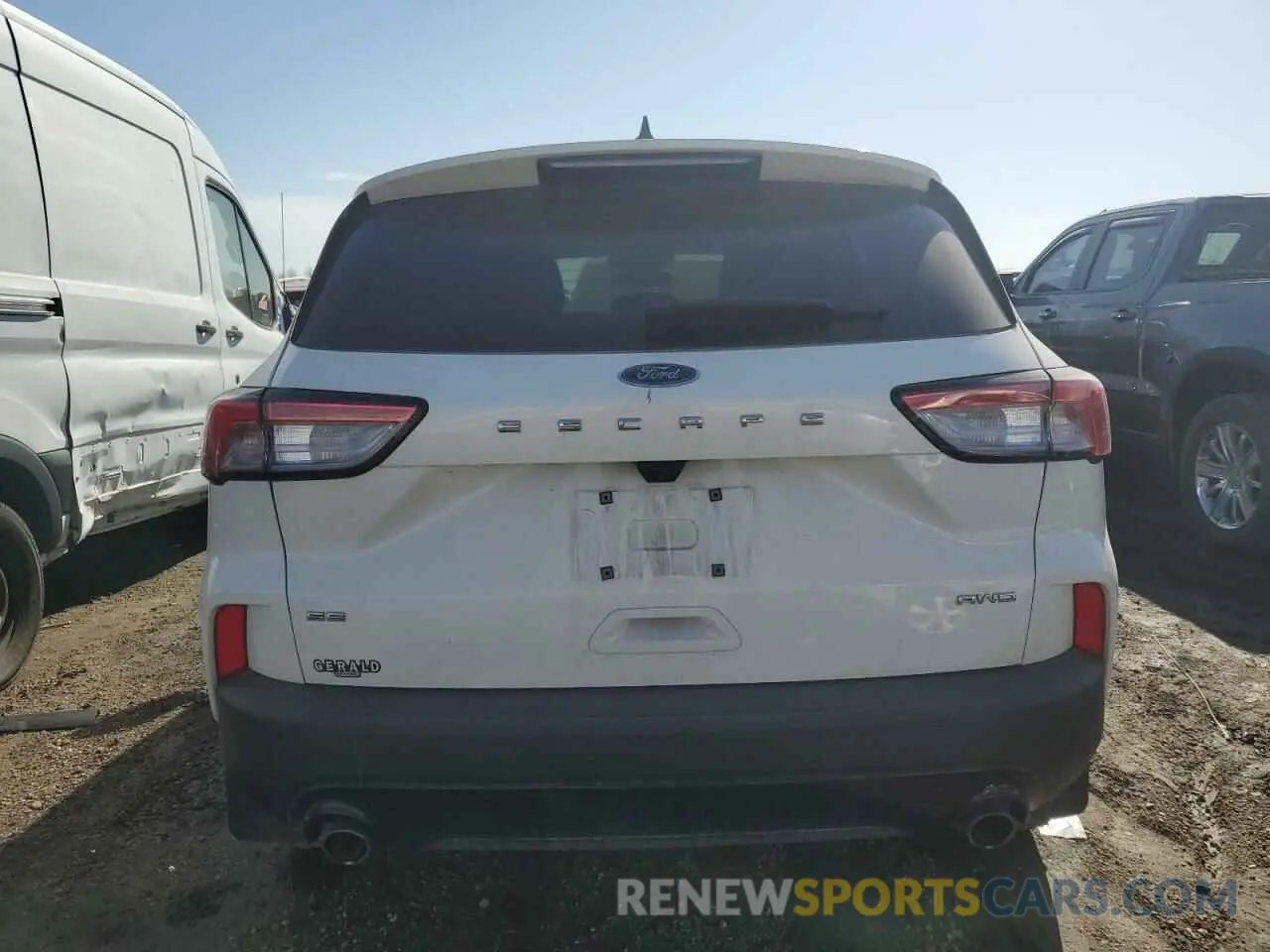 6 Photograph of a damaged car 1FMCU9G62NUB44239 FORD ESCAPE 2022