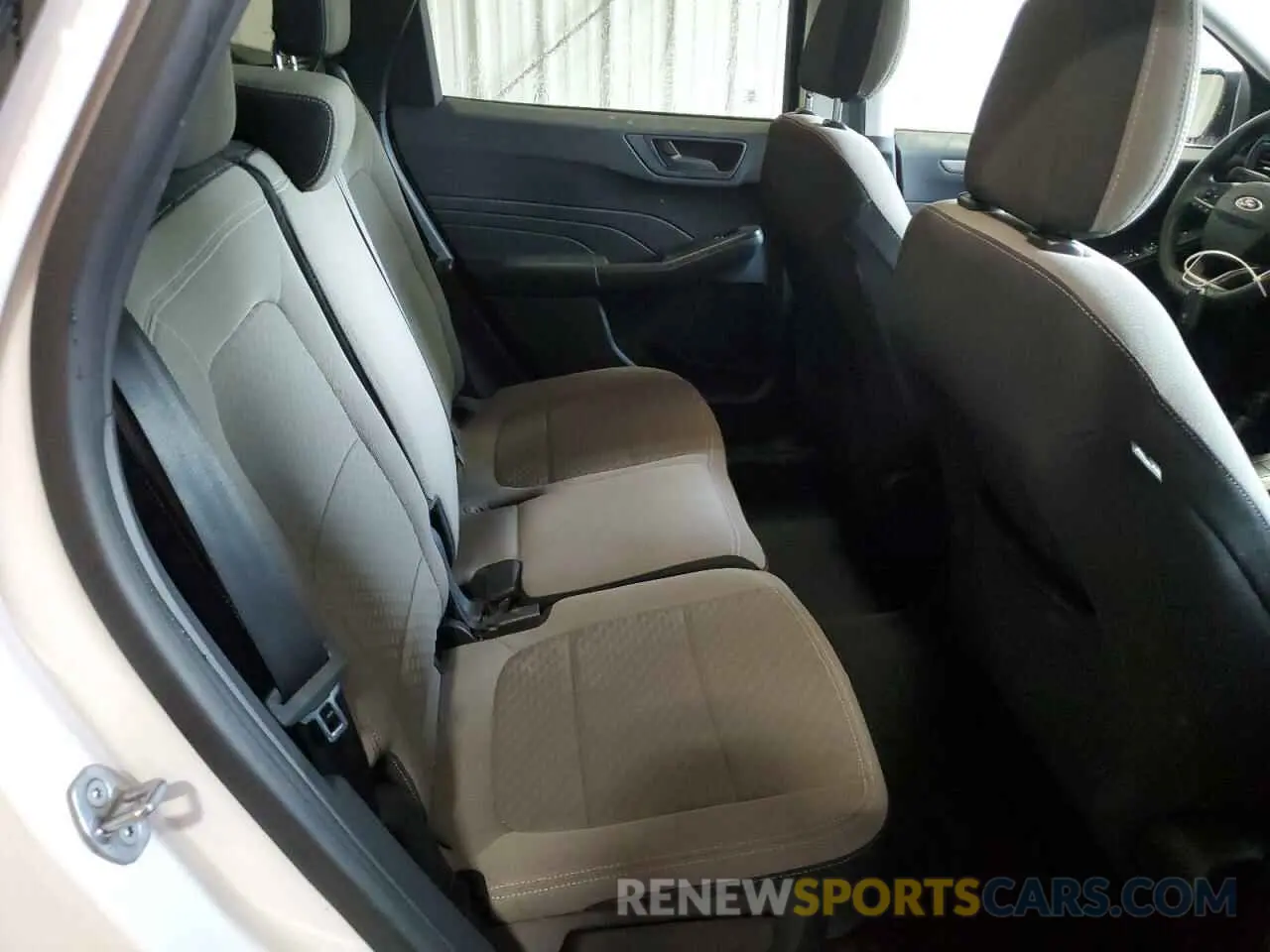 11 Photograph of a damaged car 1FMCU9G62NUB81355 FORD ESCAPE 2022