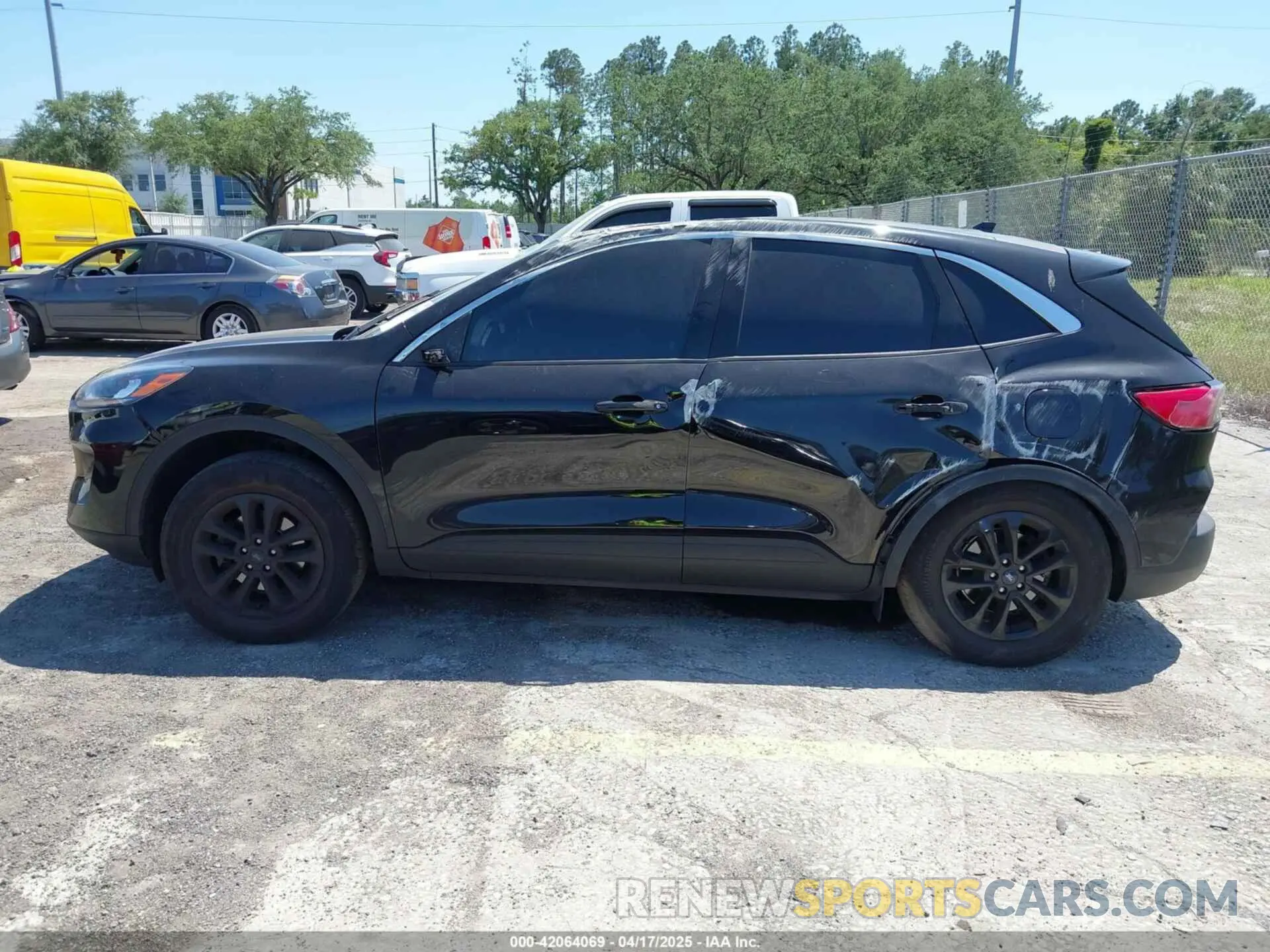 14 Photograph of a damaged car 1FMCU9G63NUB37820 FORD ESCAPE 2022