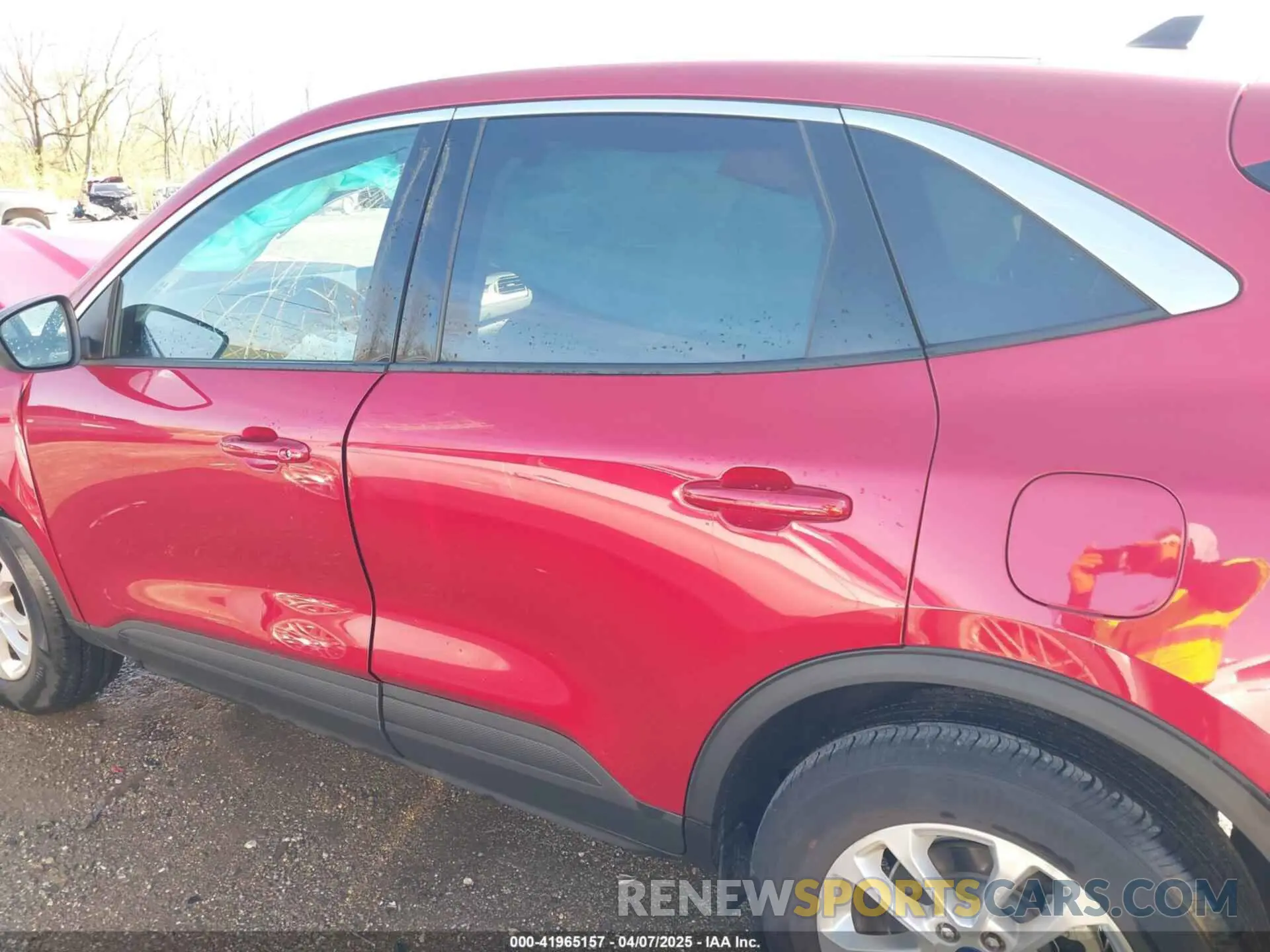 15 Photograph of a damaged car 1FMCU9G63NUB59896 FORD ESCAPE 2022