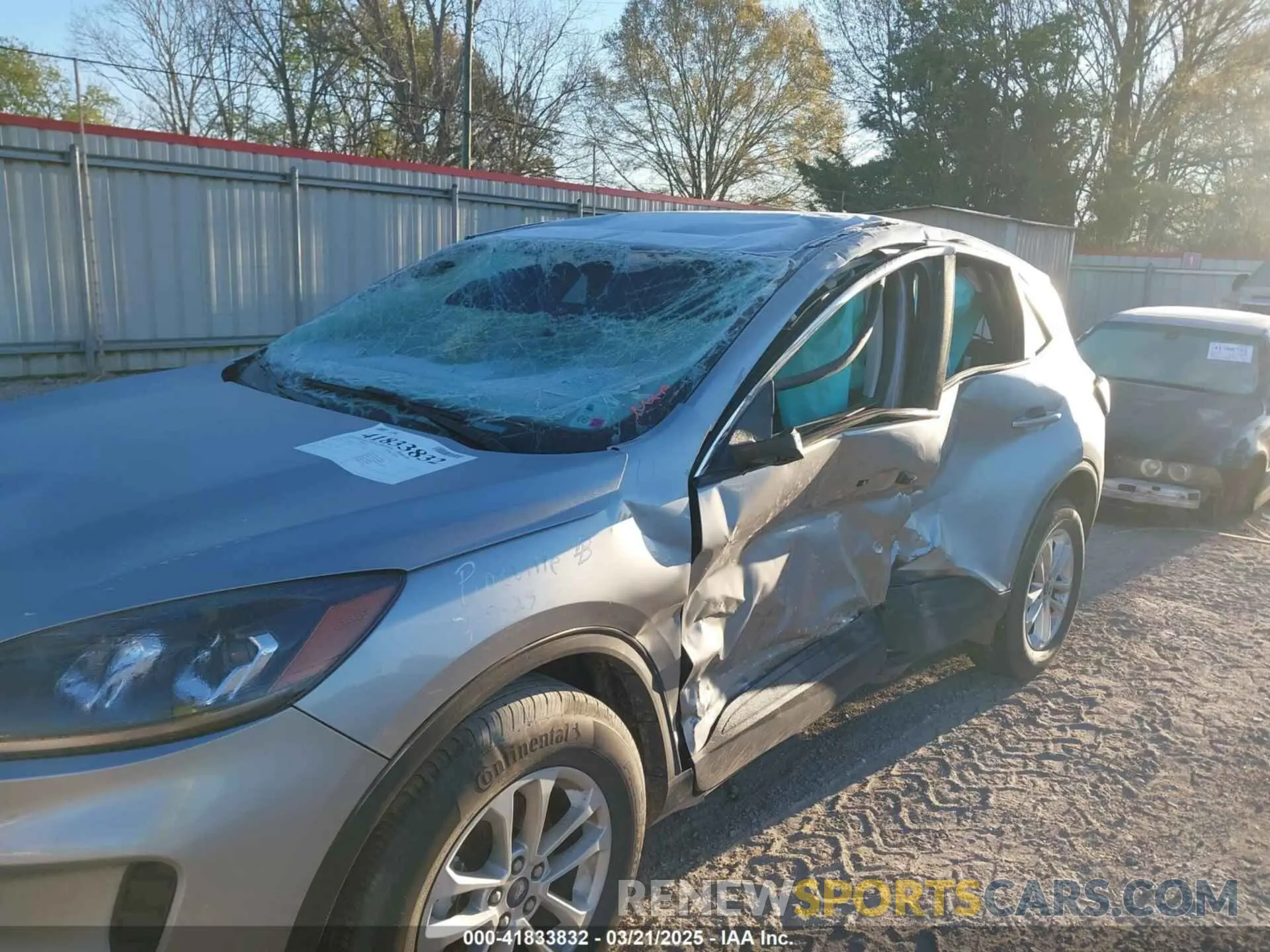 6 Photograph of a damaged car 1FMCU9G63NUC03637 FORD ESCAPE 2022