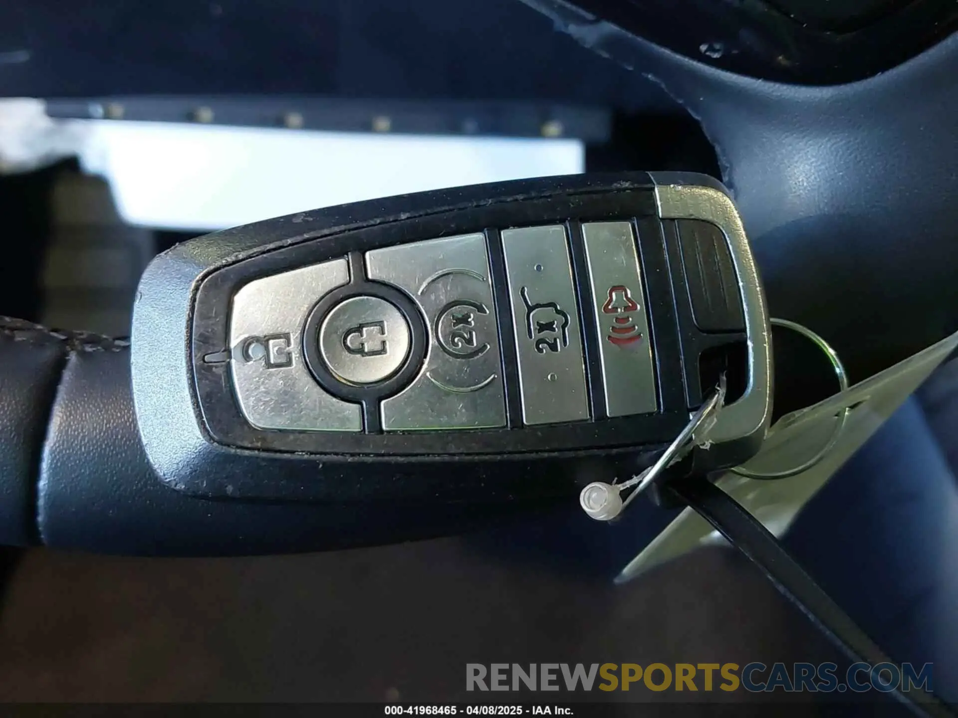 11 Photograph of a damaged car 1FMCU9G64NUA01499 FORD ESCAPE 2022