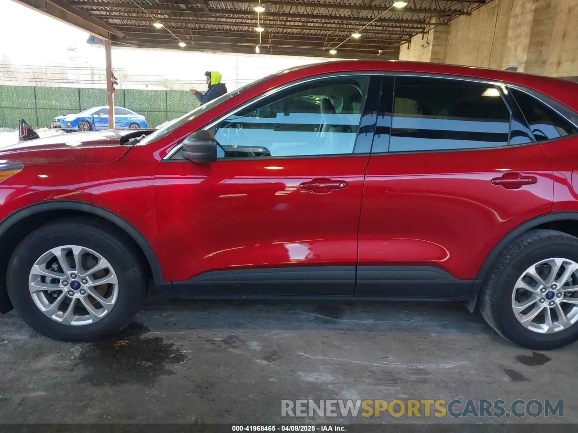 14 Photograph of a damaged car 1FMCU9G64NUA01499 FORD ESCAPE 2022