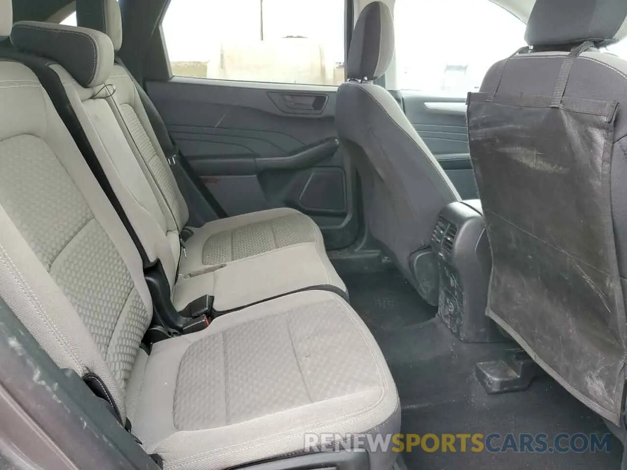 11 Photograph of a damaged car 1FMCU9G64NUA01602 FORD ESCAPE 2022