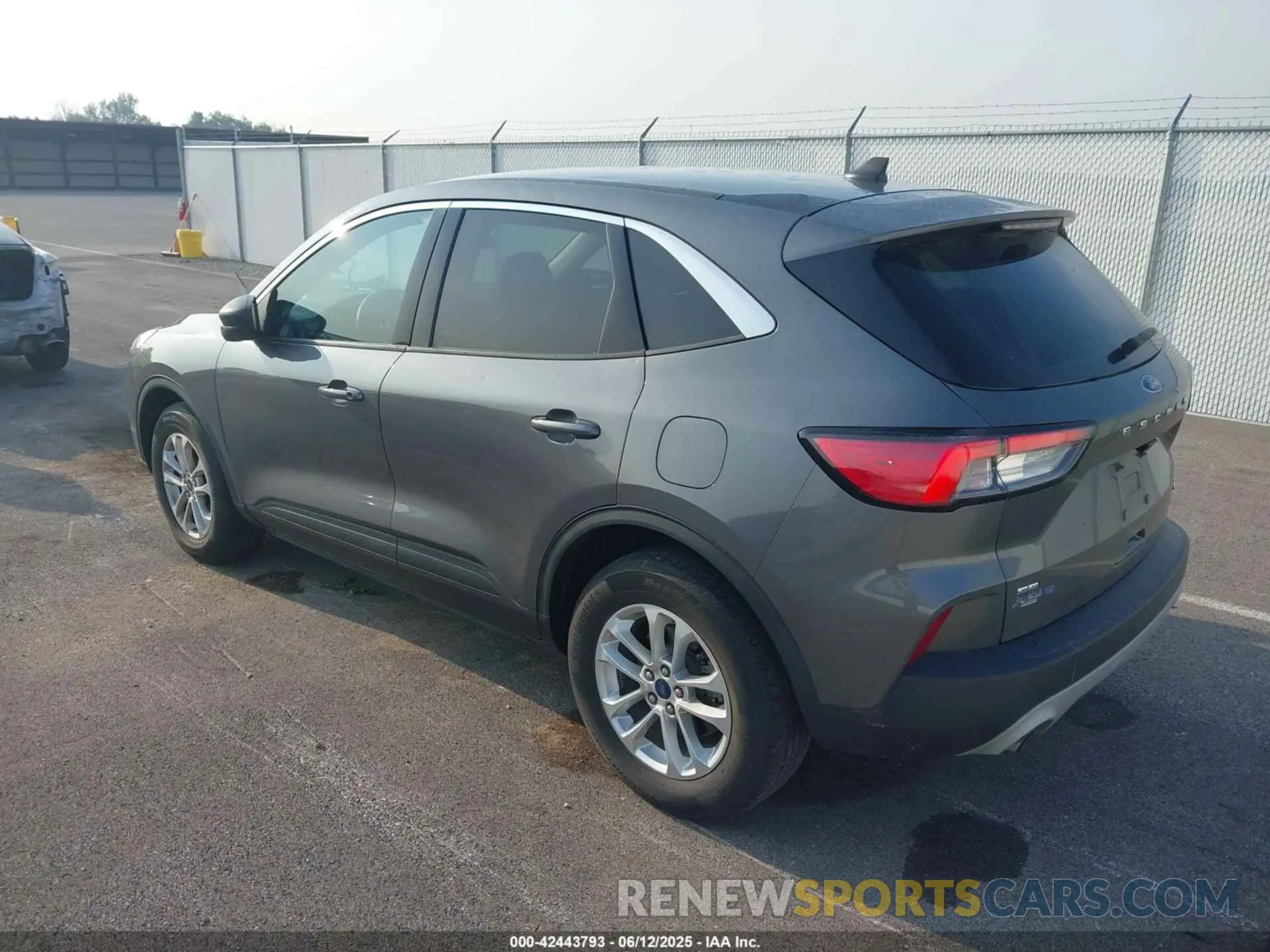 3 Photograph of a damaged car 1FMCU9G64NUA04516 FORD ESCAPE 2022