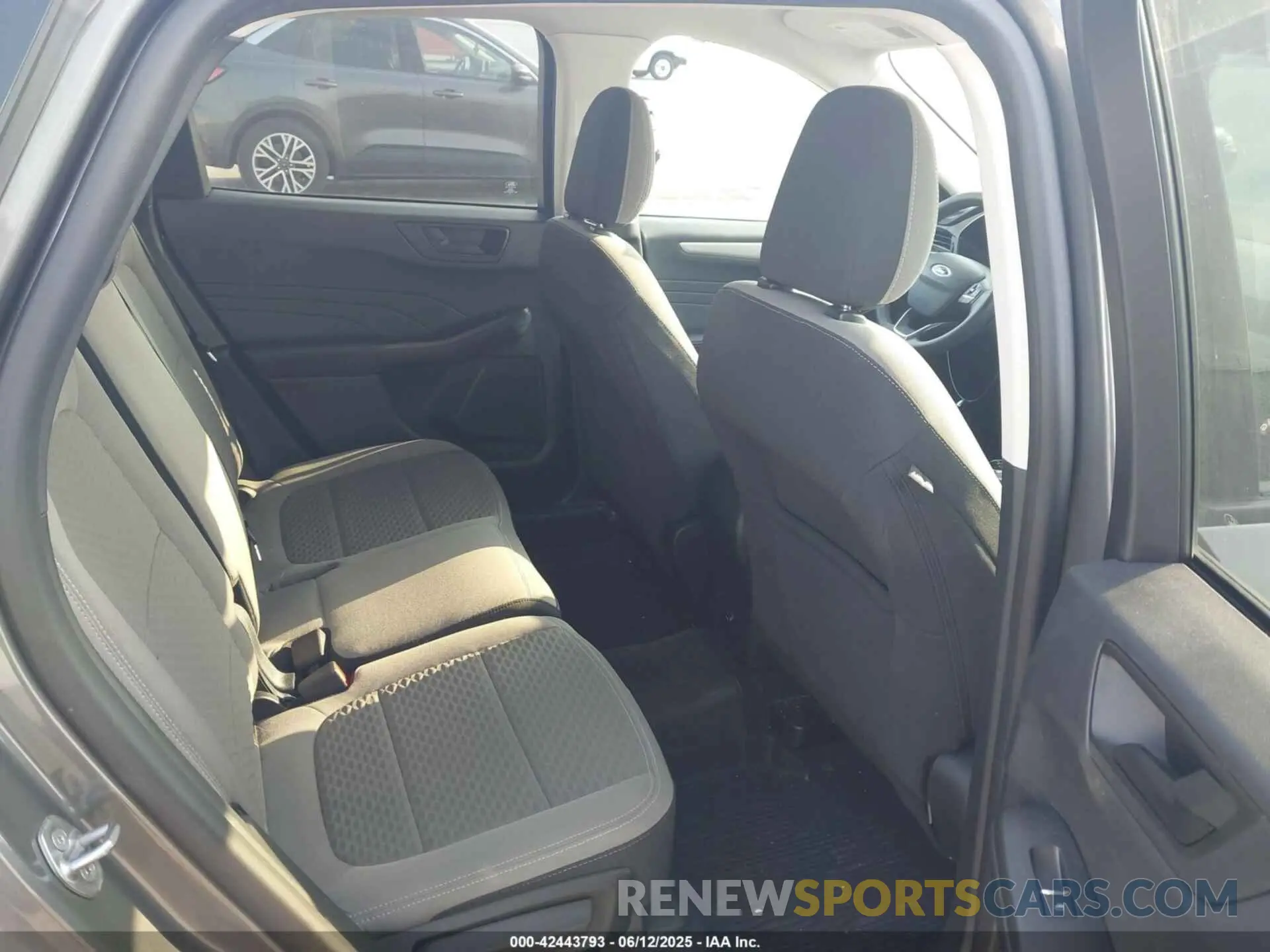 8 Photograph of a damaged car 1FMCU9G64NUA04516 FORD ESCAPE 2022