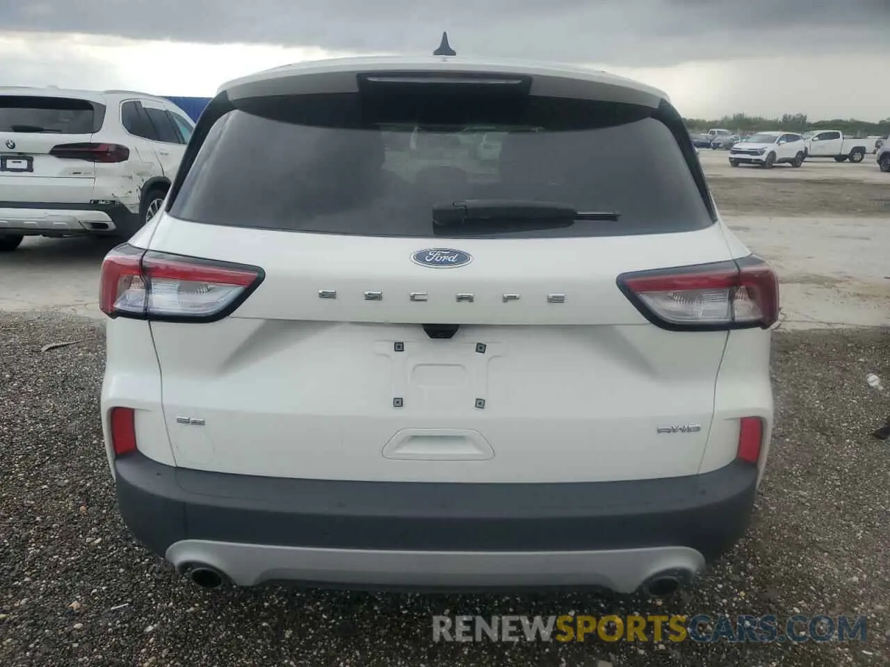 6 Photograph of a damaged car 1FMCU9G64NUA60584 FORD ESCAPE 2022