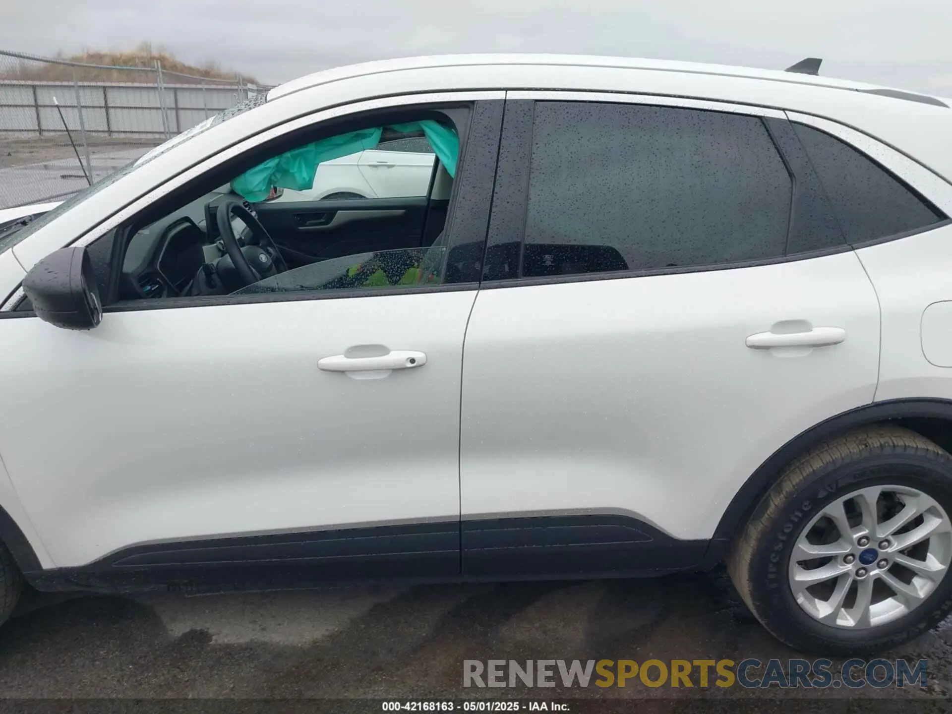 14 Photograph of a damaged car 1FMCU9G64NUA60732 FORD ESCAPE 2022