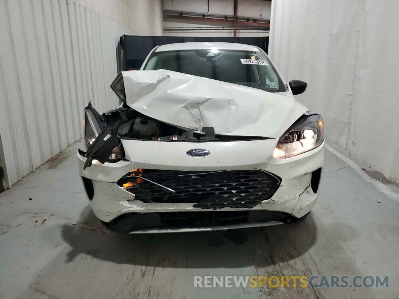 5 Photograph of a damaged car 1FMCU9G64NUA61136 FORD ESCAPE 2022