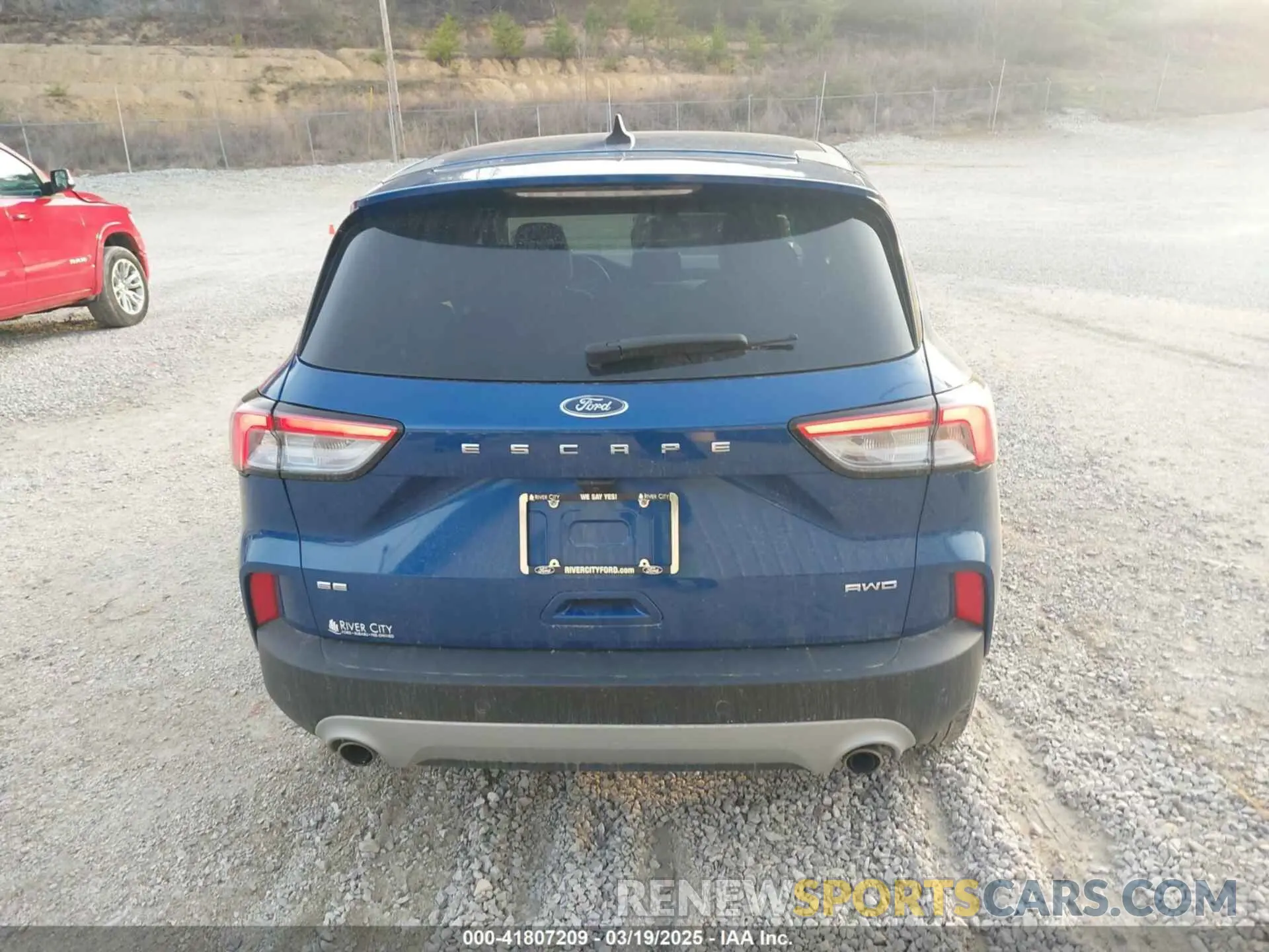 16 Photograph of a damaged car 1FMCU9G64NUA65087 FORD ESCAPE 2022