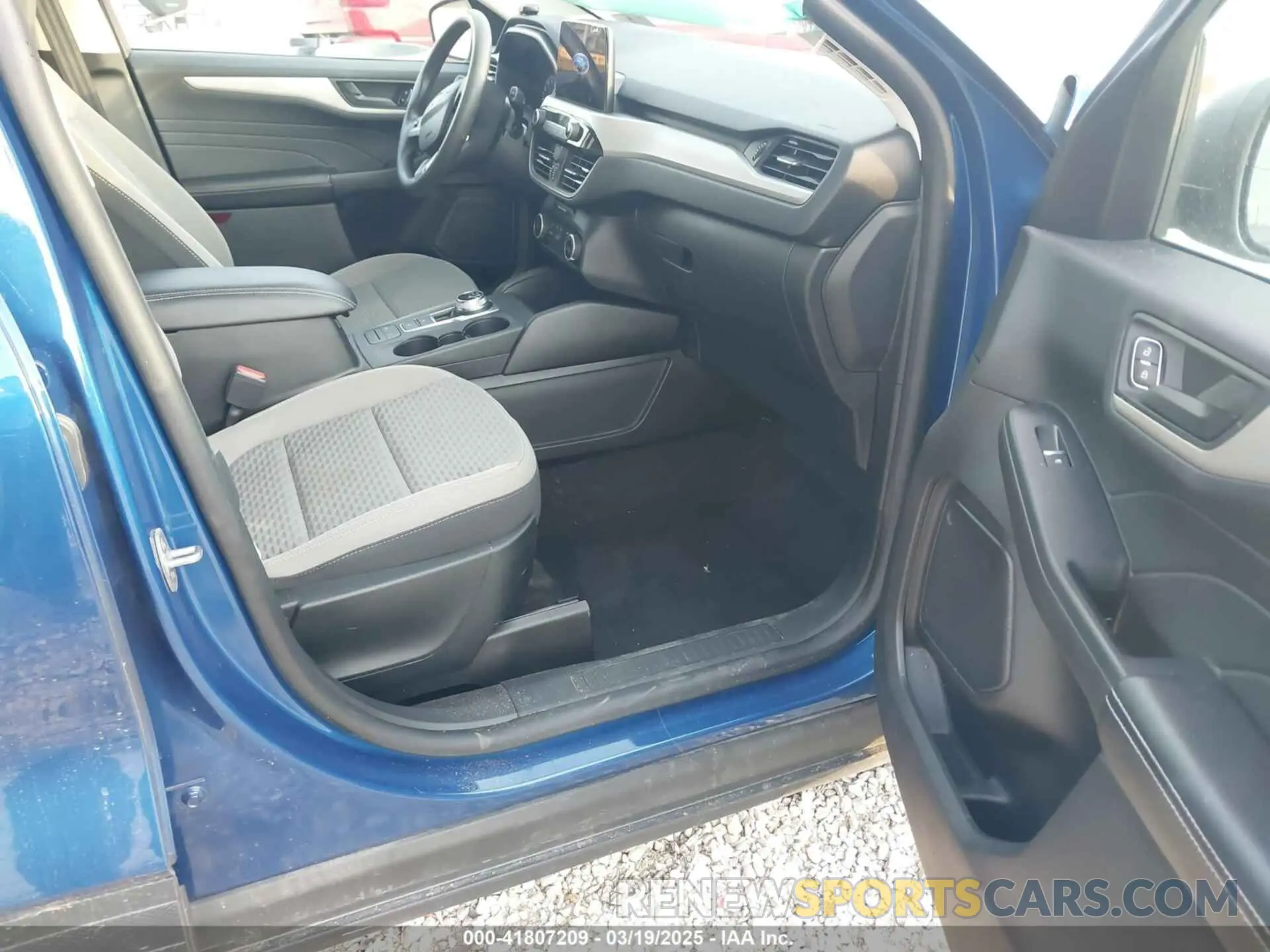5 Photograph of a damaged car 1FMCU9G64NUA65087 FORD ESCAPE 2022