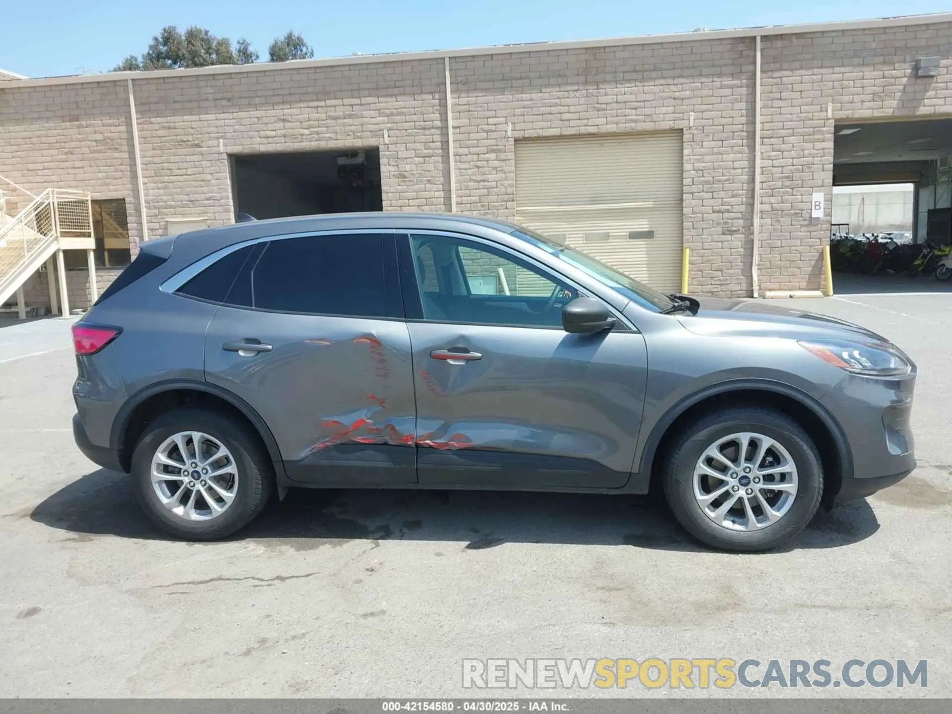 13 Photograph of a damaged car 1FMCU9G64NUA67325 FORD ESCAPE 2022