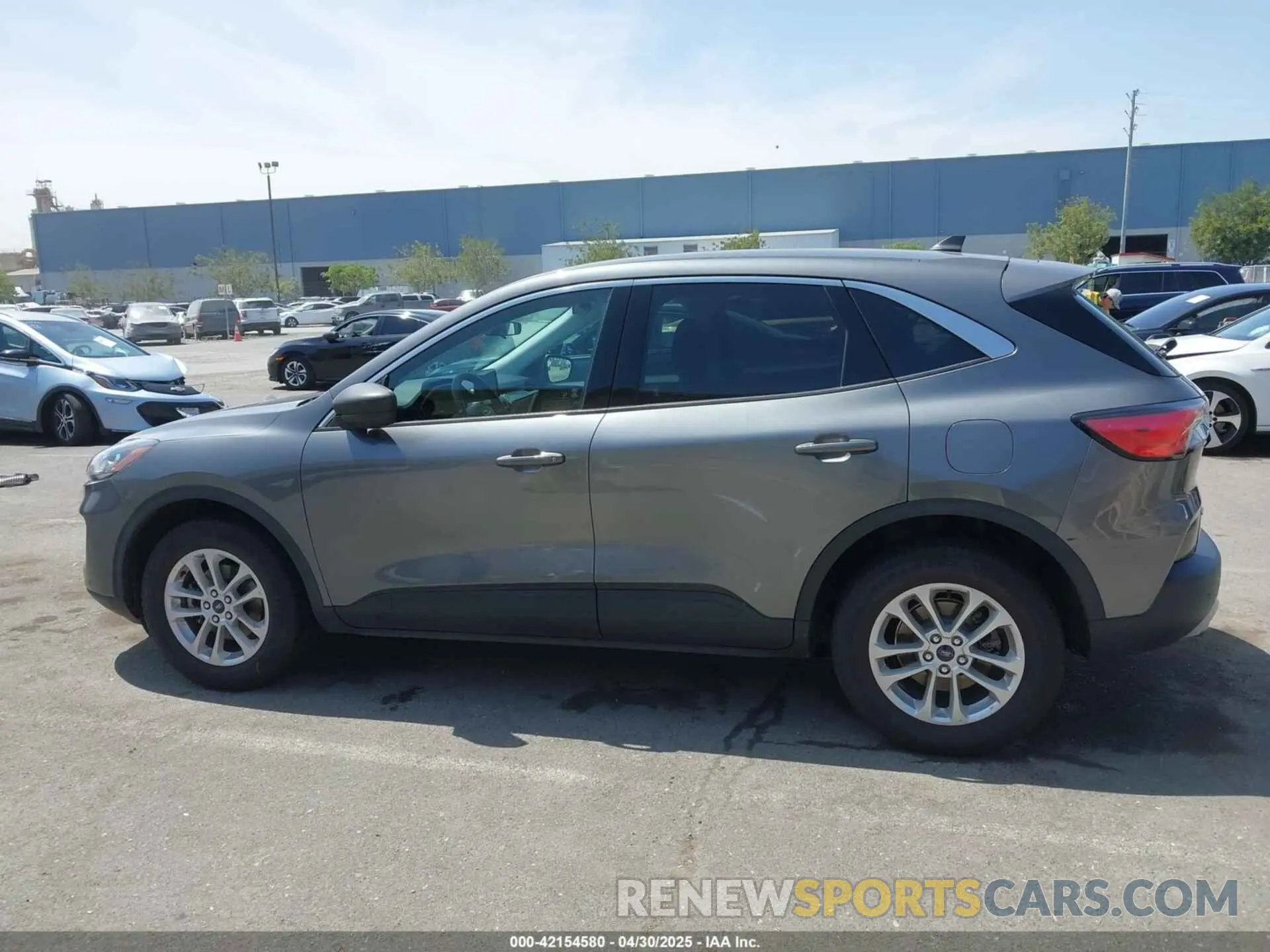 14 Photograph of a damaged car 1FMCU9G64NUA67325 FORD ESCAPE 2022