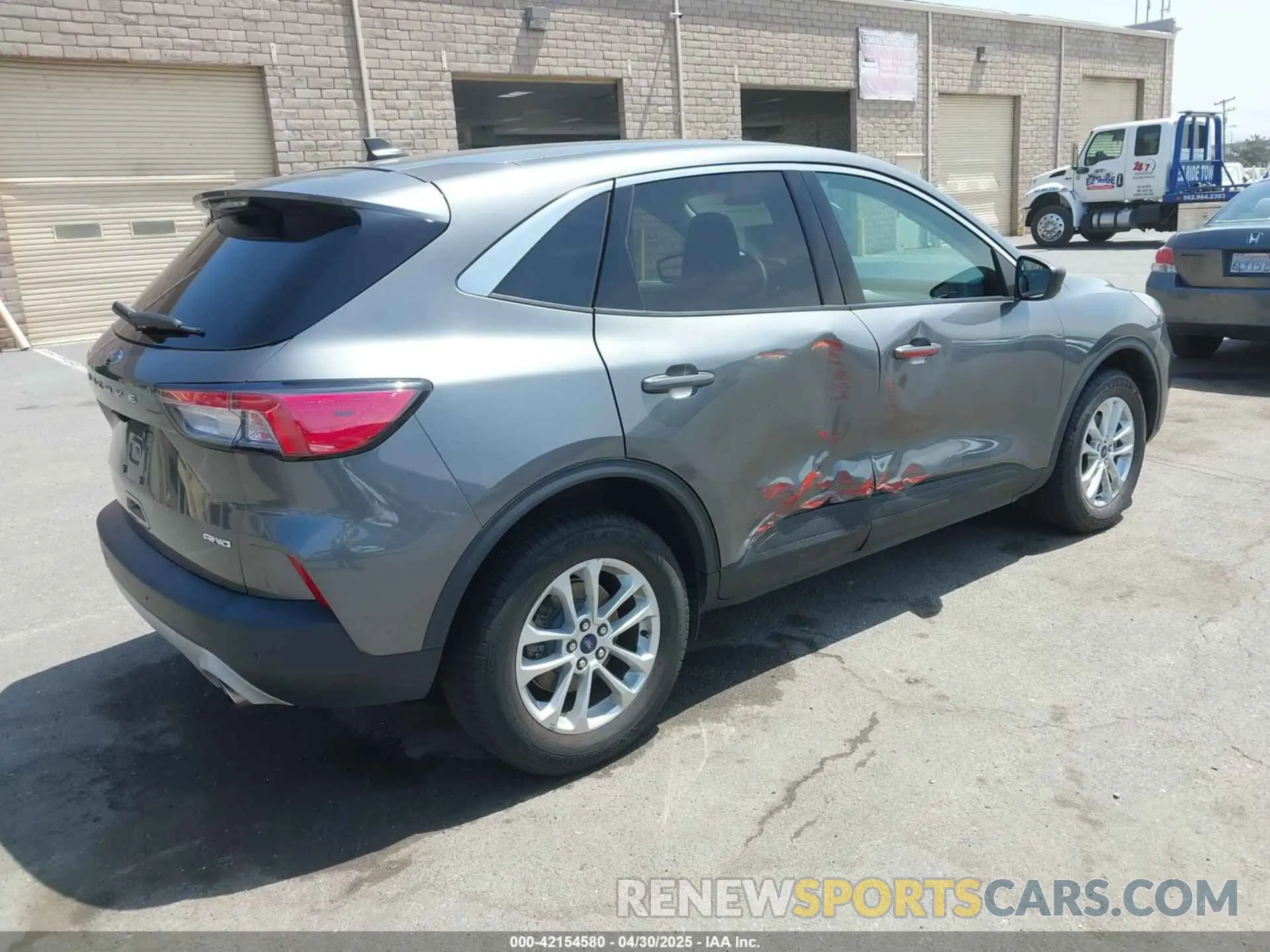 4 Photograph of a damaged car 1FMCU9G64NUA67325 FORD ESCAPE 2022