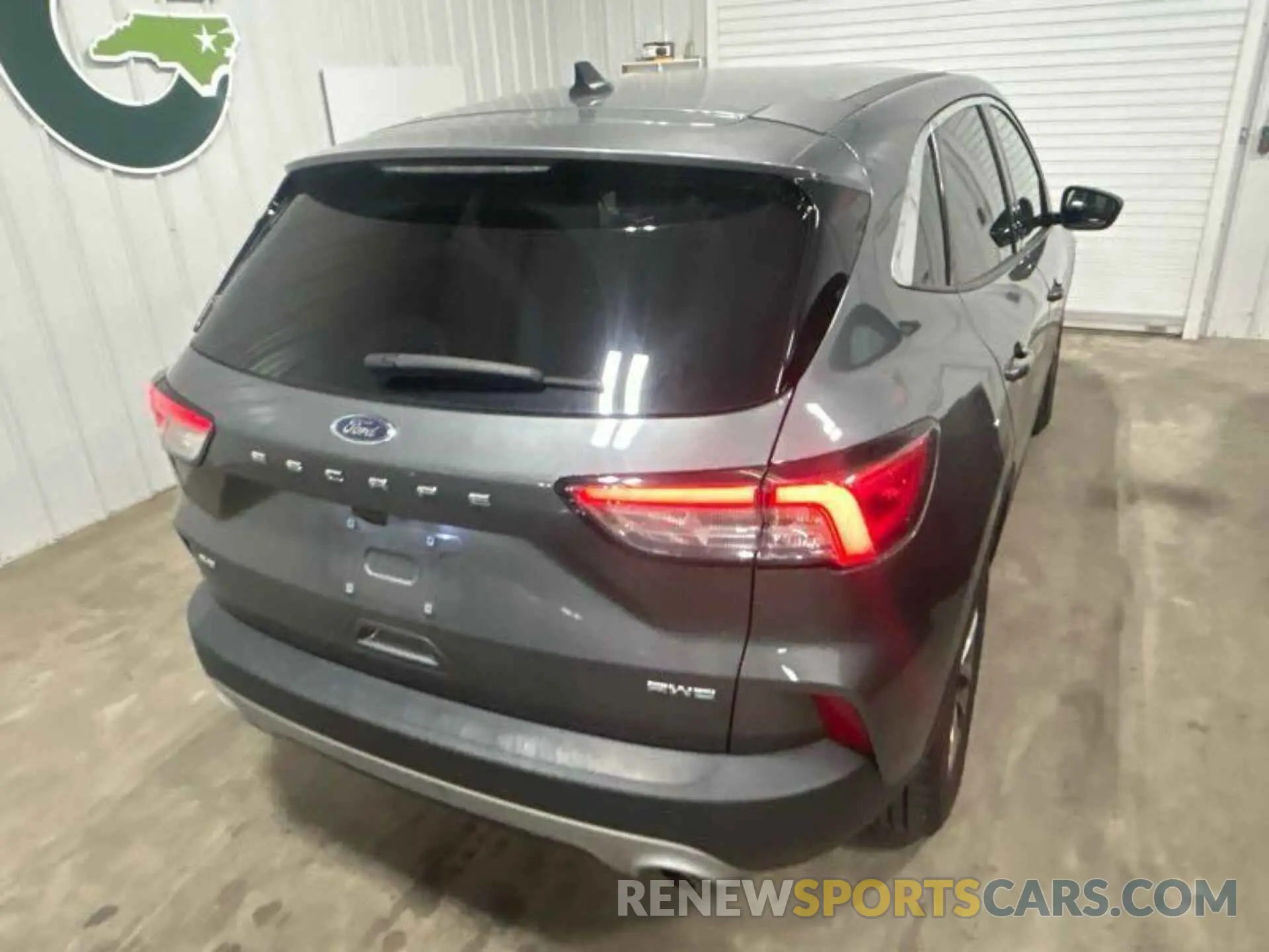 10 Photograph of a damaged car 1FMCU9G64NUB35395 FORD ESCAPE 2022