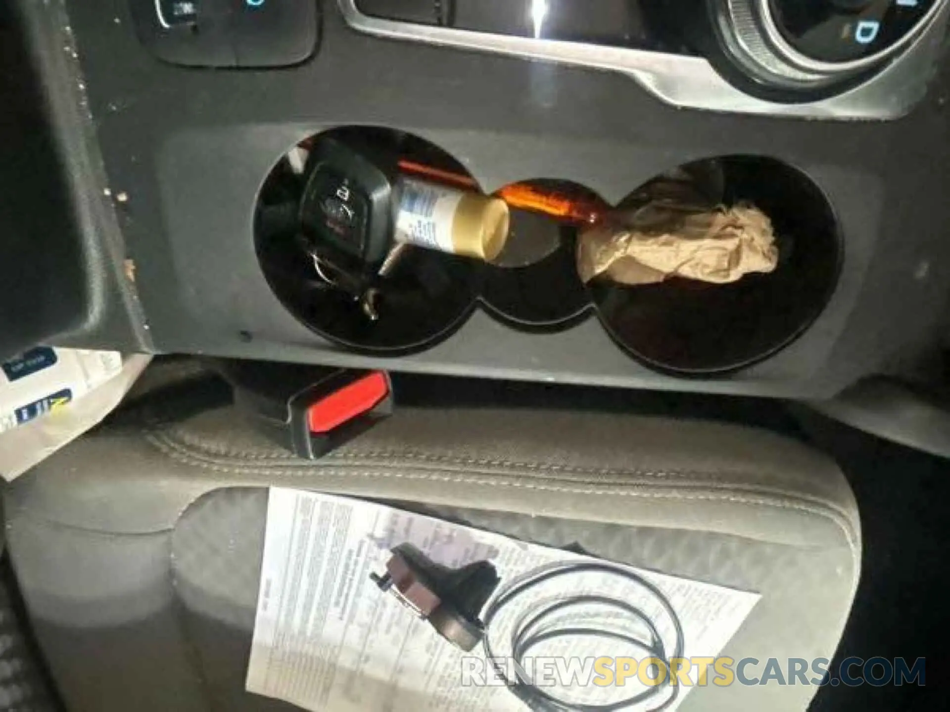 6 Photograph of a damaged car 1FMCU9G64NUB35395 FORD ESCAPE 2022