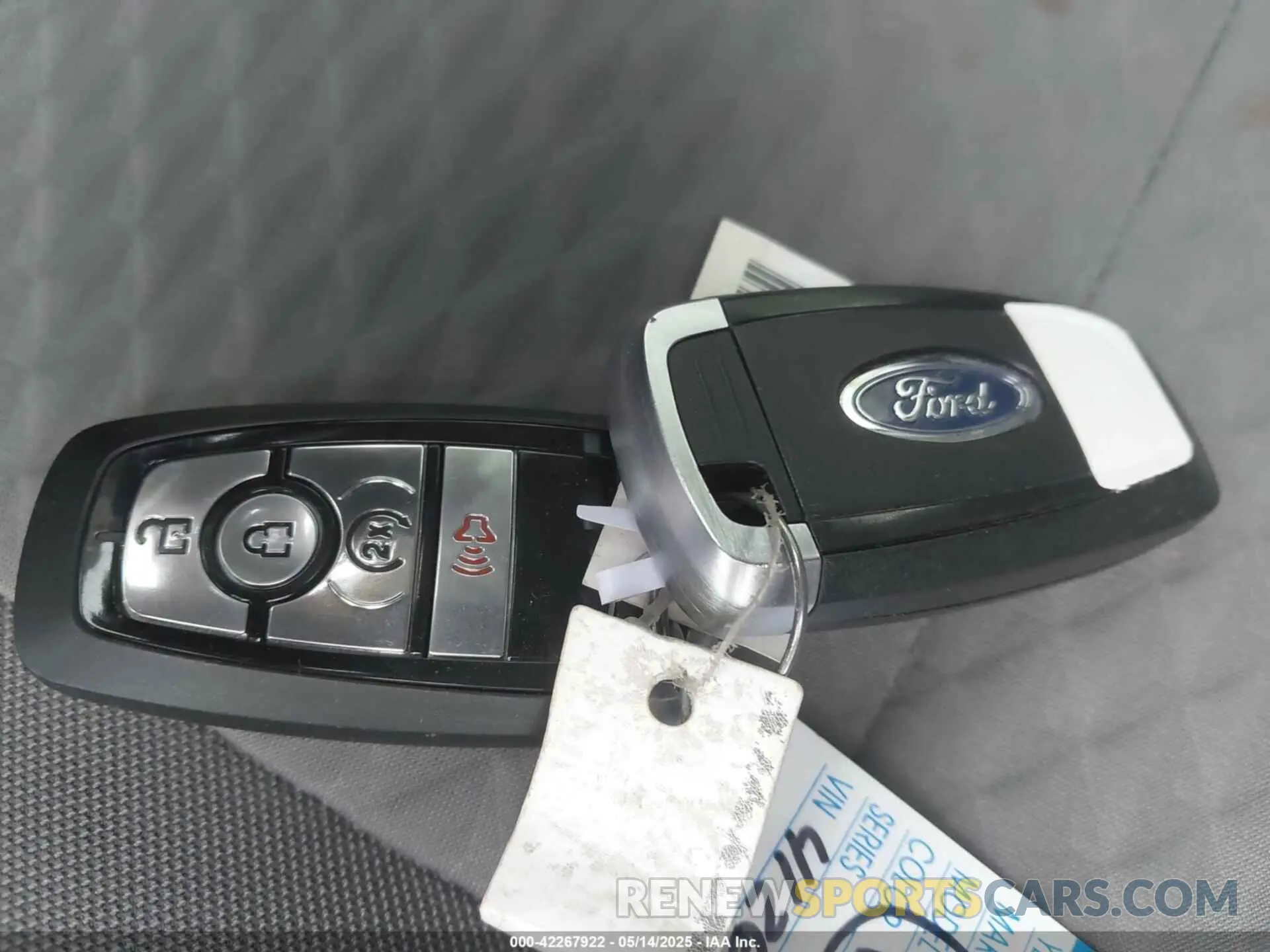 11 Photograph of a damaged car 1FMCU9G64NUB41262 FORD ESCAPE 2022