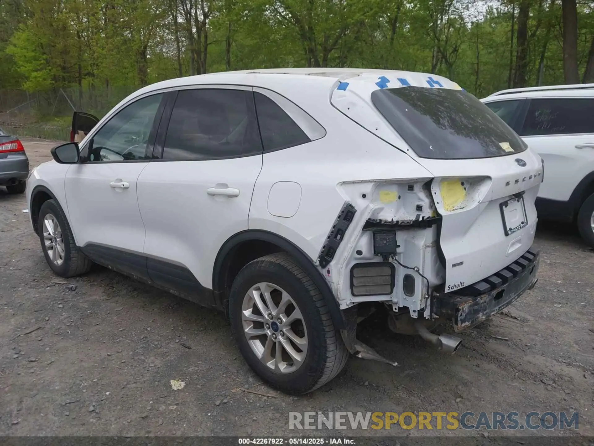 3 Photograph of a damaged car 1FMCU9G64NUB41262 FORD ESCAPE 2022