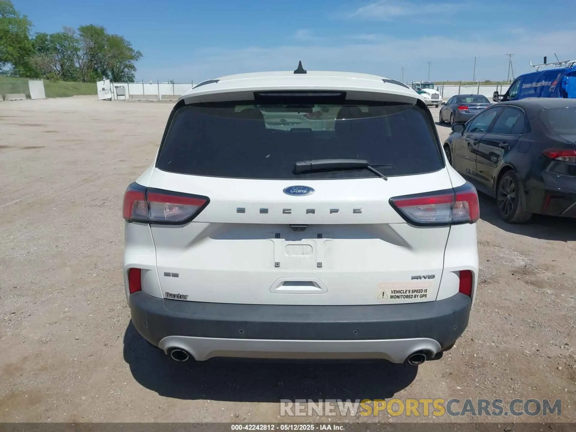 17 Photograph of a damaged car 1FMCU9G65NUA61050 FORD ESCAPE 2022