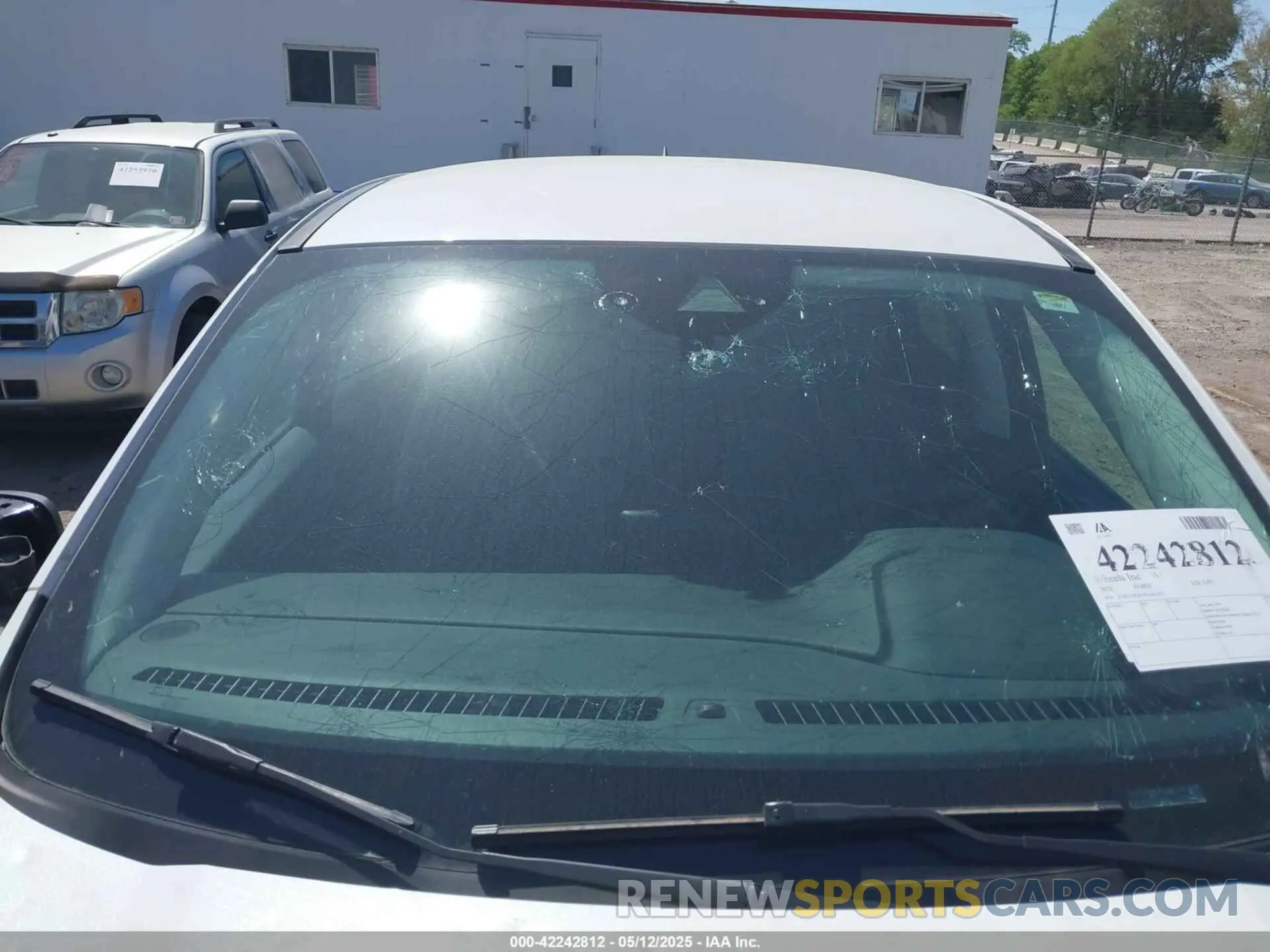 6 Photograph of a damaged car 1FMCU9G65NUA61050 FORD ESCAPE 2022
