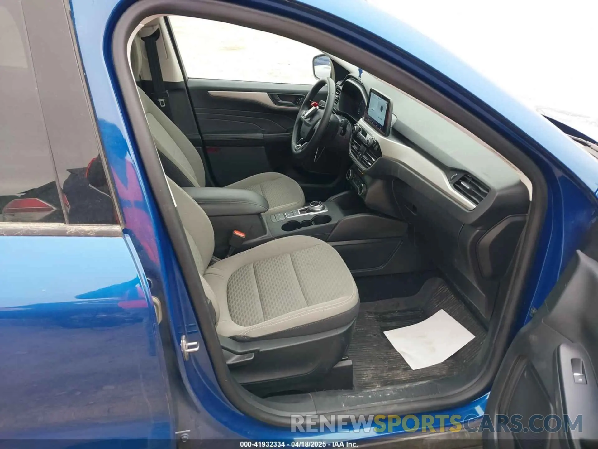 5 Photograph of a damaged car 1FMCU9G65NUA63218 FORD ESCAPE 2022