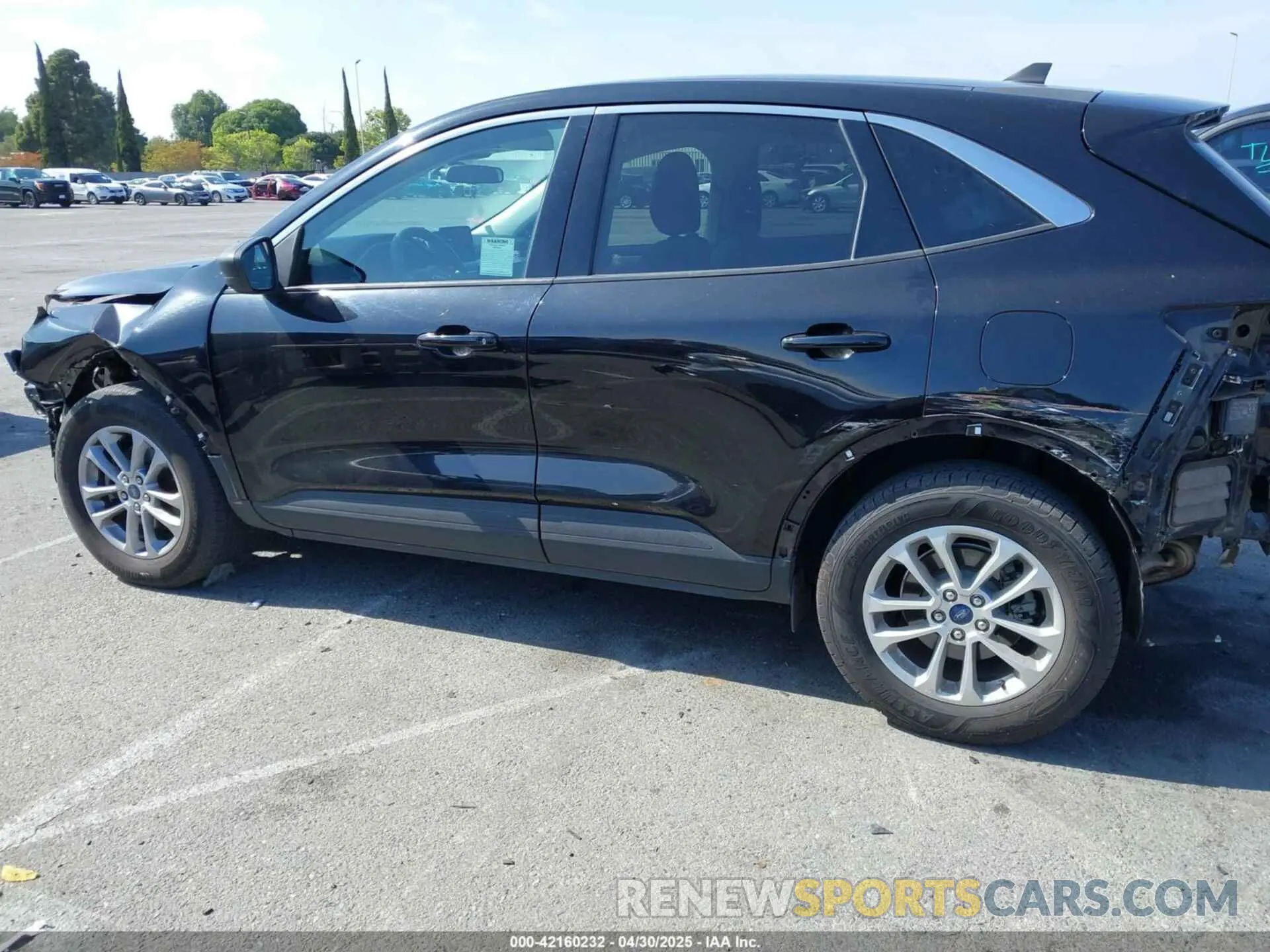 15 Photograph of a damaged car 1FMCU9G65NUA70007 FORD ESCAPE 2022