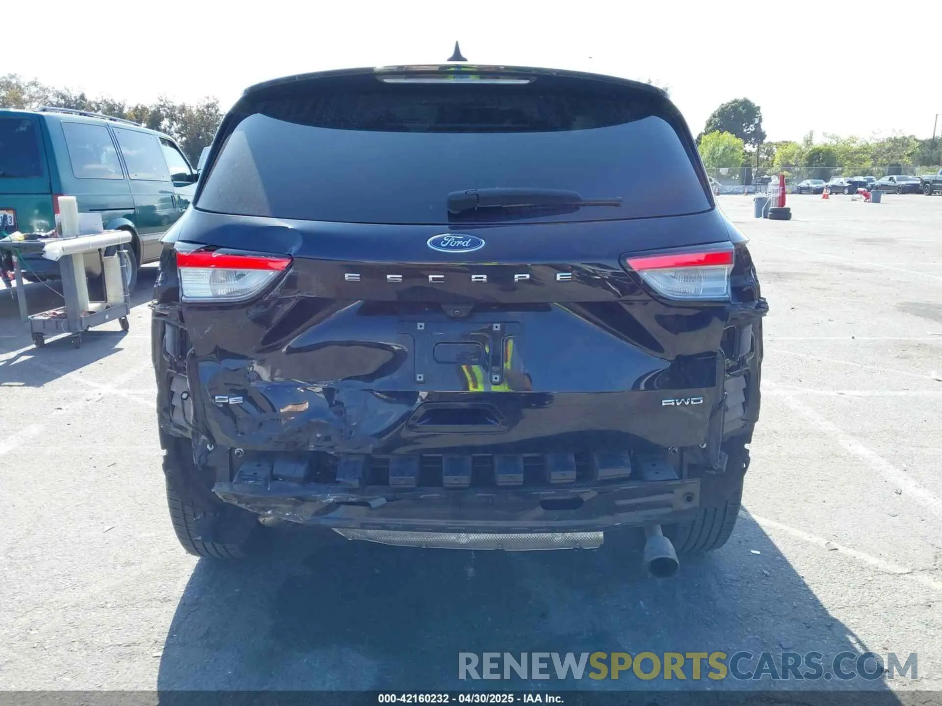 17 Photograph of a damaged car 1FMCU9G65NUA70007 FORD ESCAPE 2022