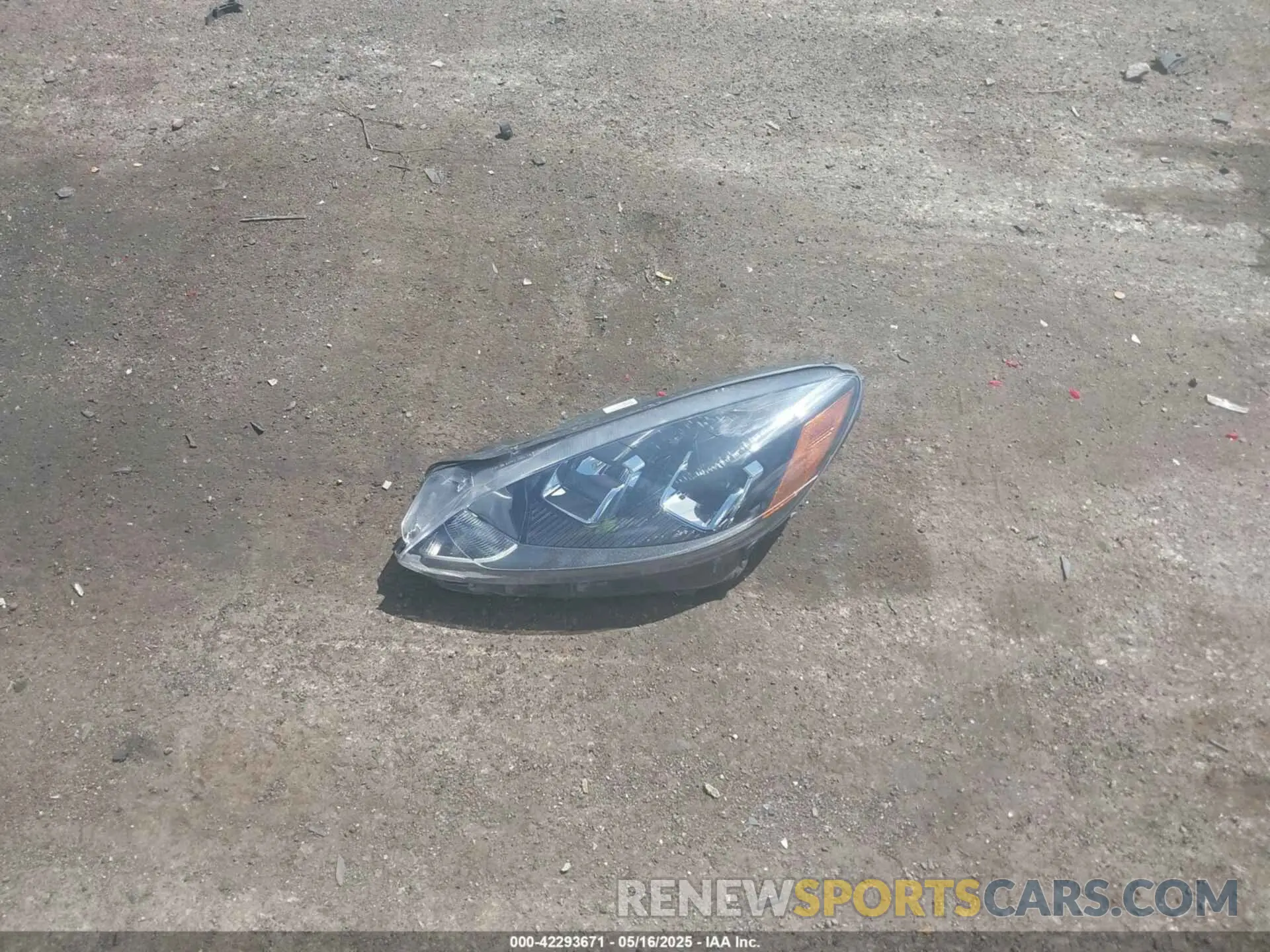 12 Photograph of a damaged car 1FMCU9G65NUA93125 FORD ESCAPE 2022
