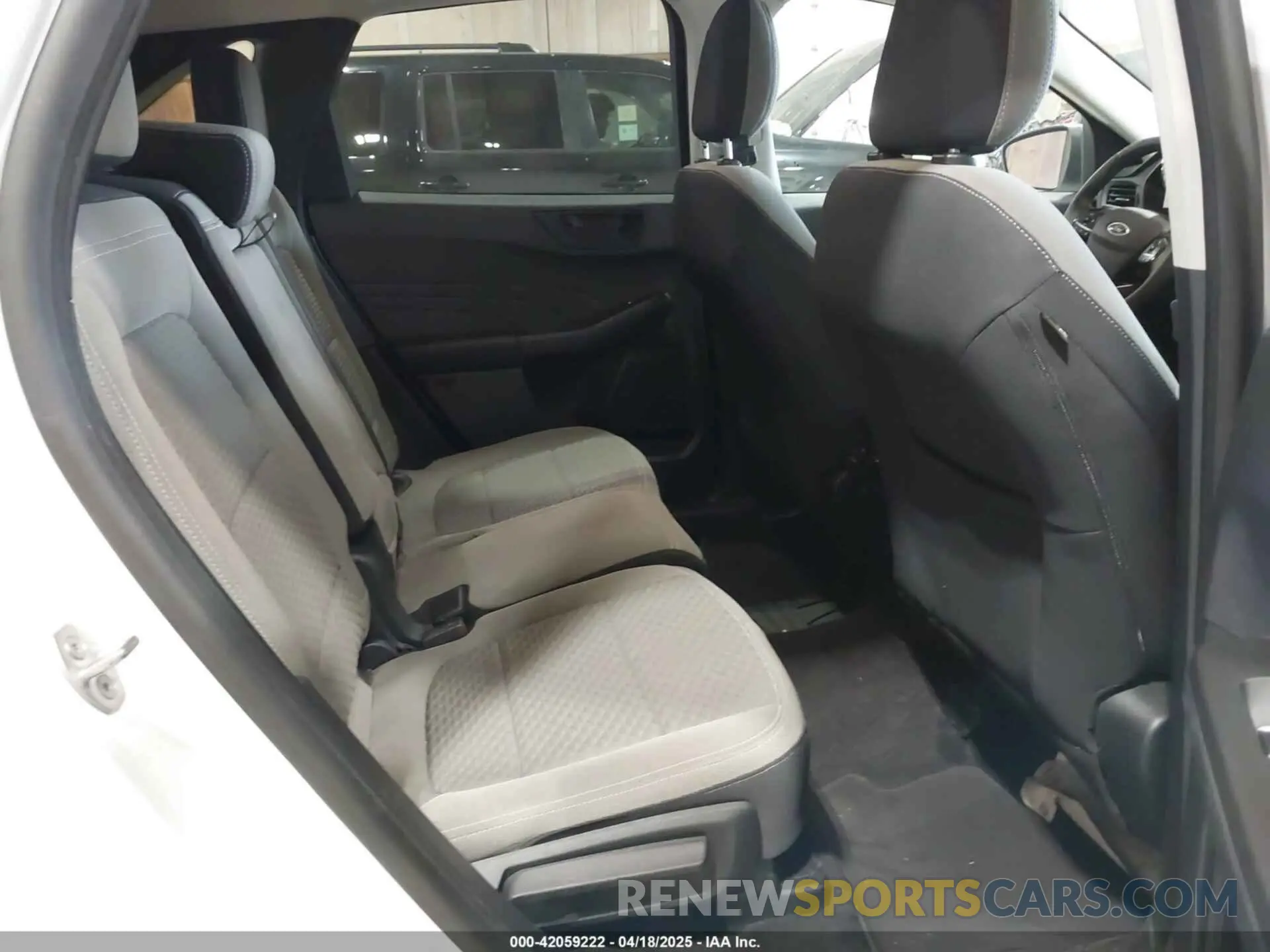 8 Photograph of a damaged car 1FMCU9G65NUB12899 FORD ESCAPE 2022