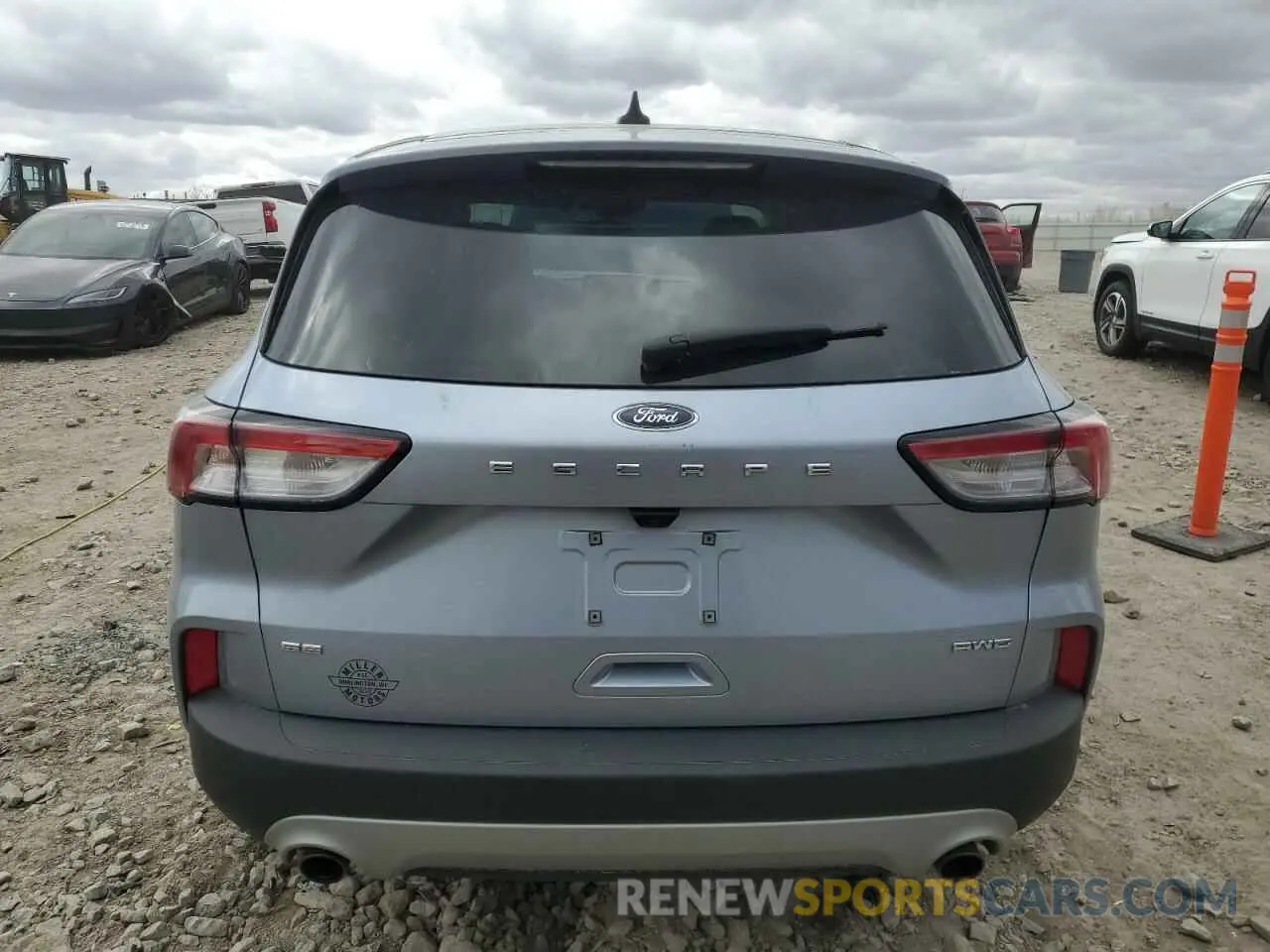 6 Photograph of a damaged car 1FMCU9G65NUB24163 FORD ESCAPE 2022