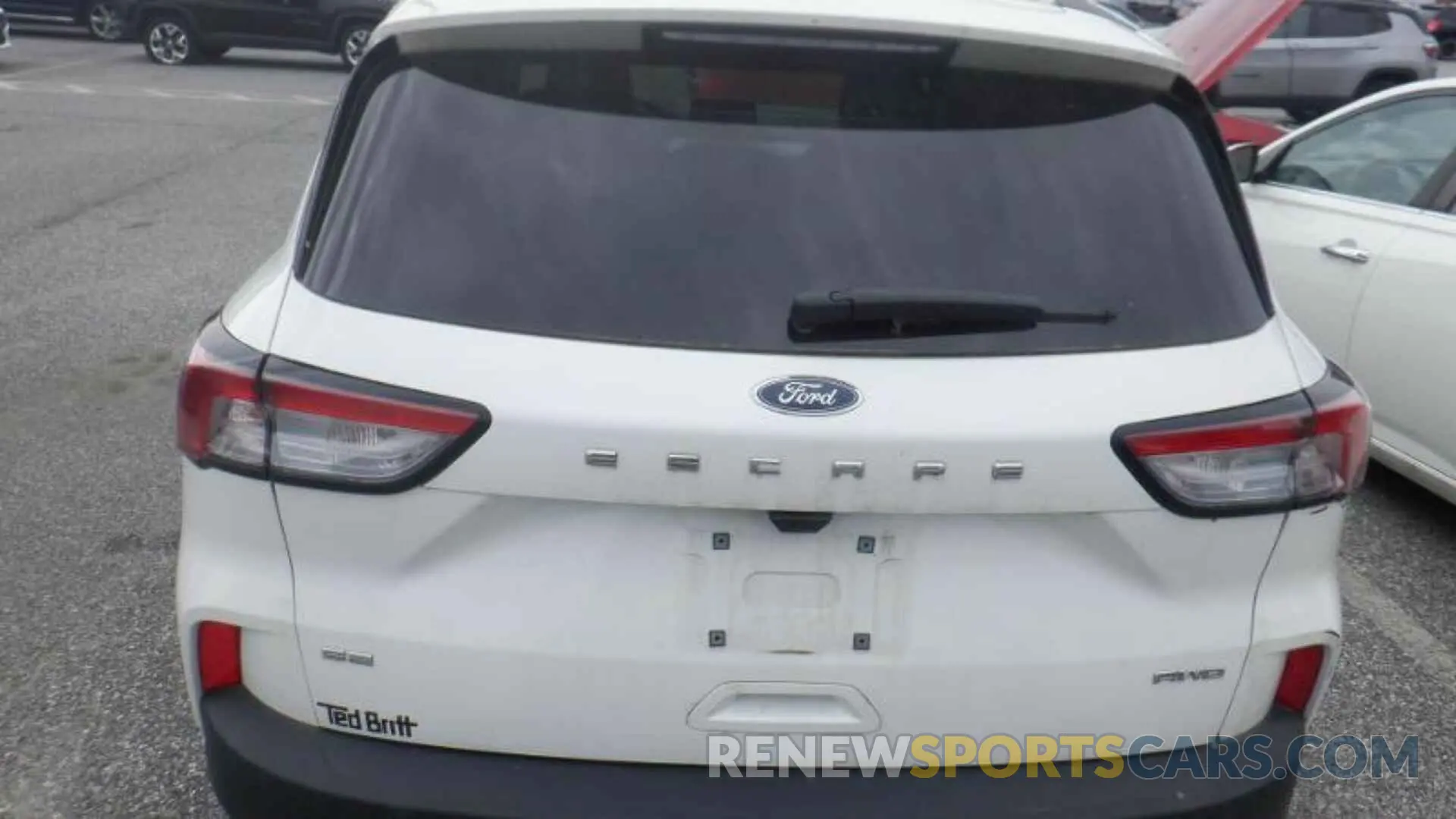 5 Photograph of a damaged car 1FMCU9G65NUB26446 FORD ESCAPE 2022