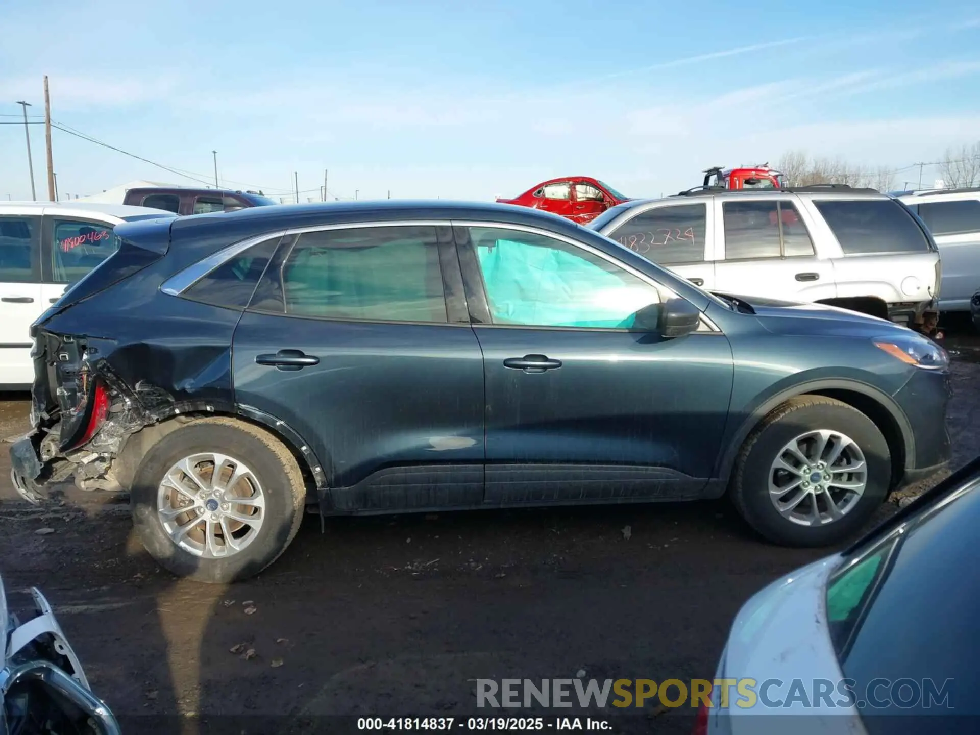 13 Photograph of a damaged car 1FMCU9G65NUB67143 FORD ESCAPE 2022
