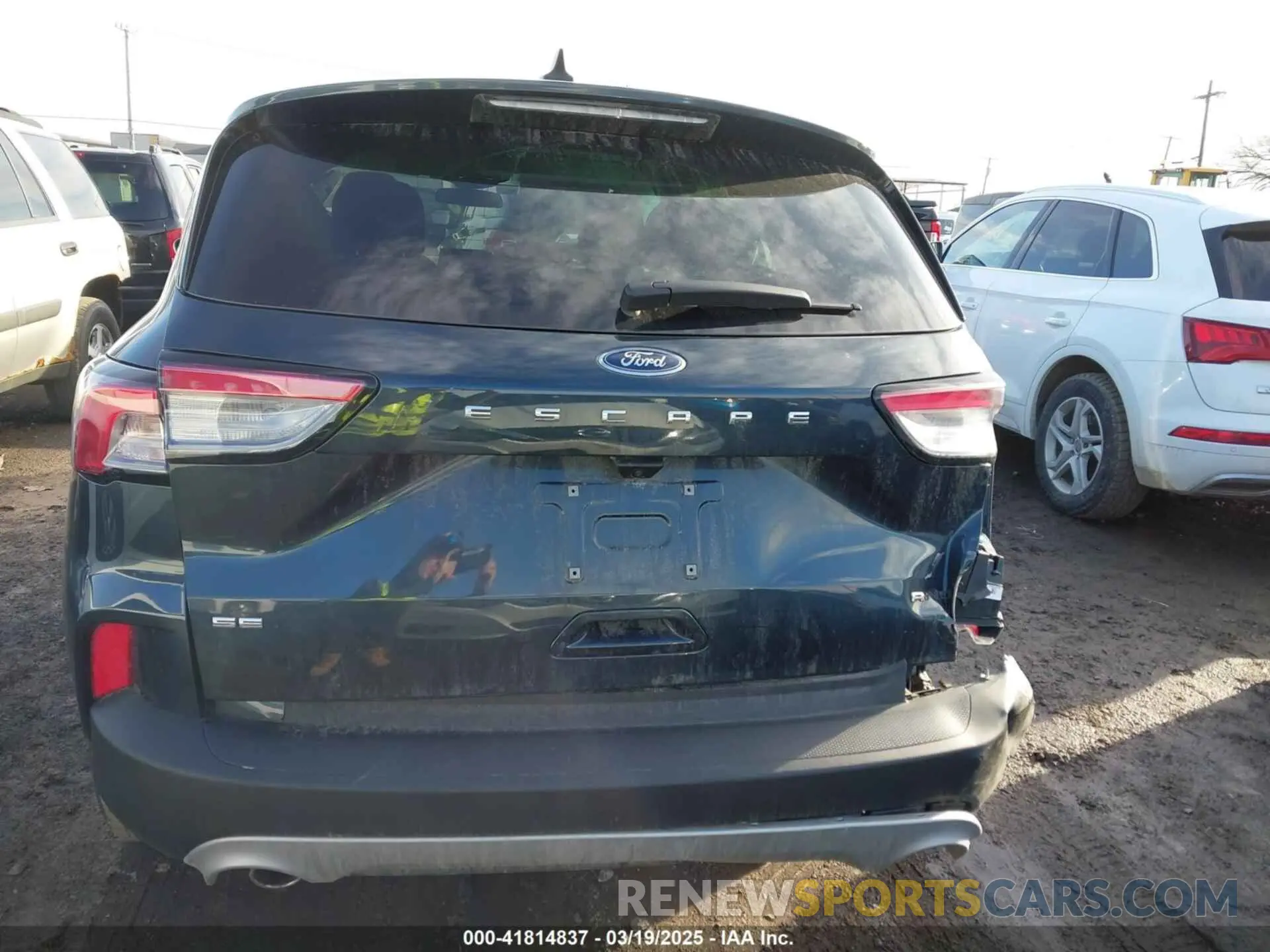 16 Photograph of a damaged car 1FMCU9G65NUB67143 FORD ESCAPE 2022