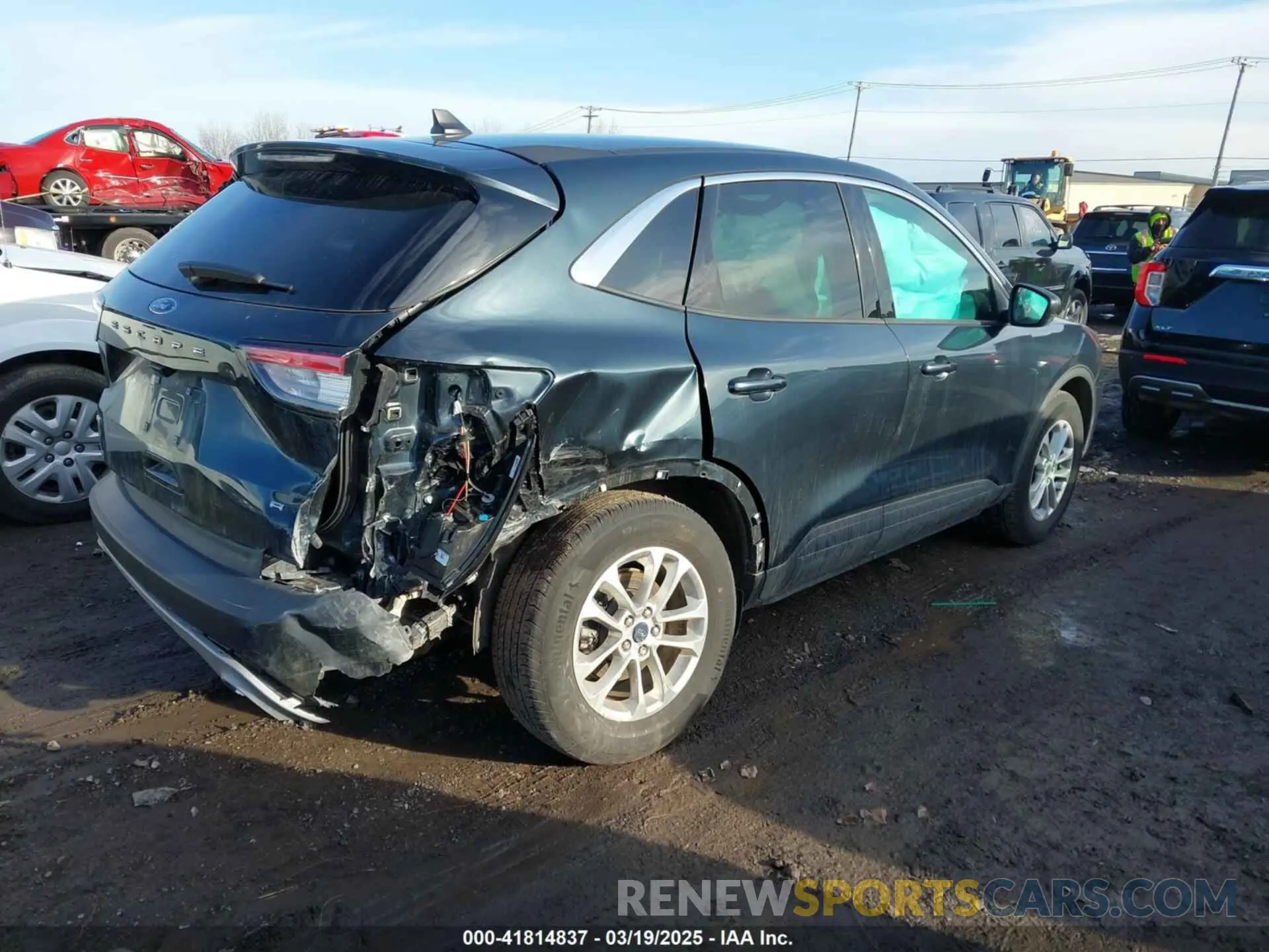 4 Photograph of a damaged car 1FMCU9G65NUB67143 FORD ESCAPE 2022