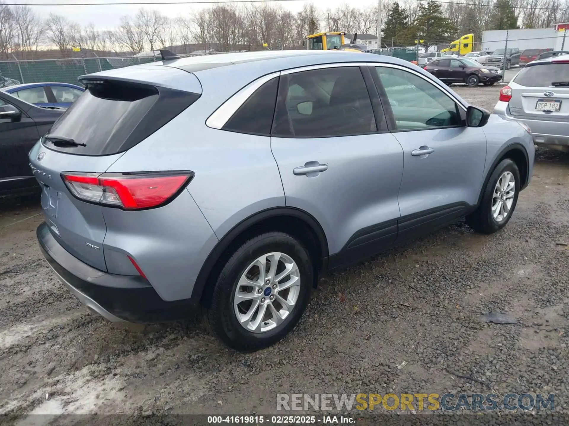 4 Photograph of a damaged car 1FMCU9G65NUB67689 FORD ESCAPE 2022